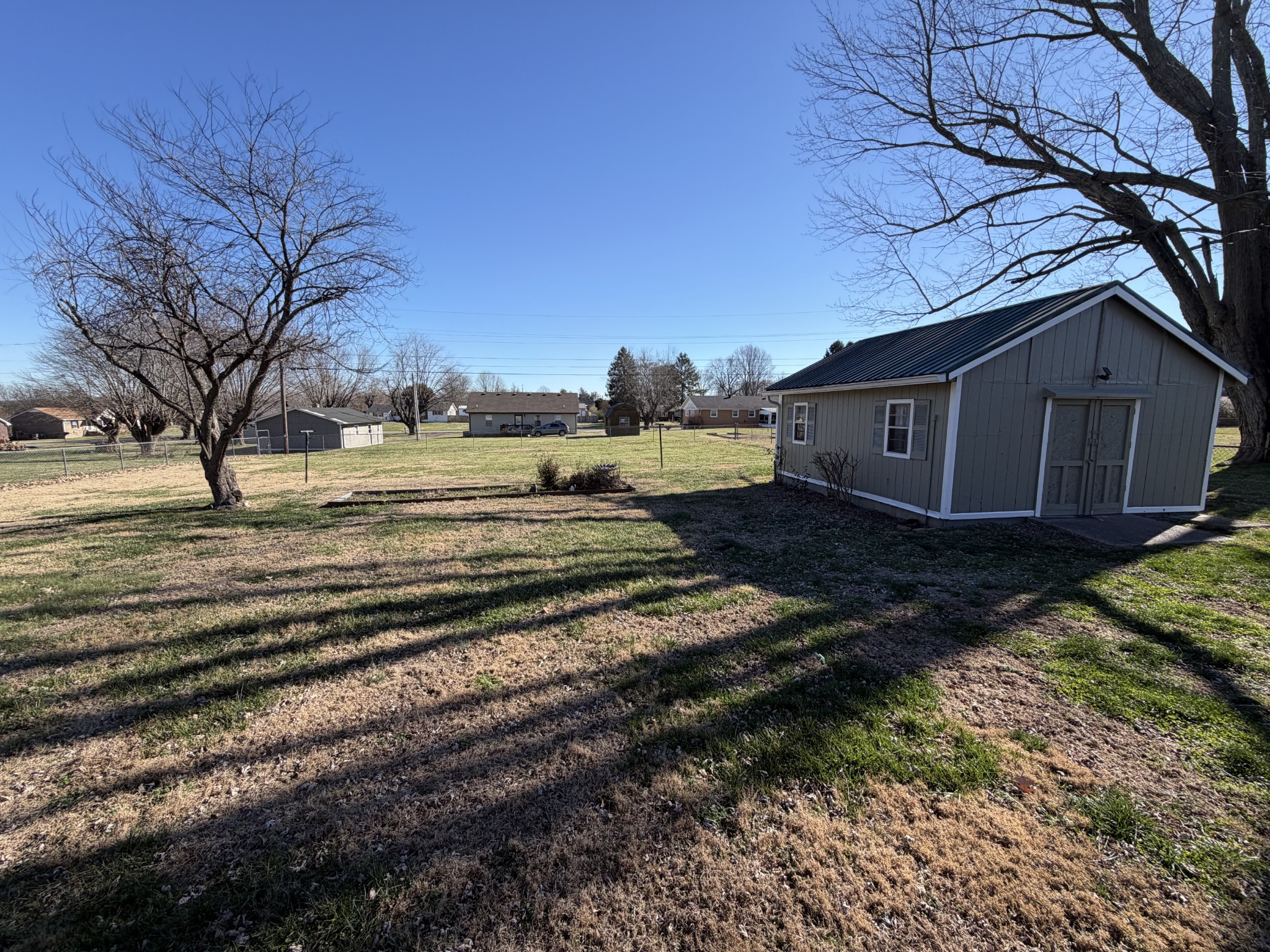 325 Meadow Ln
