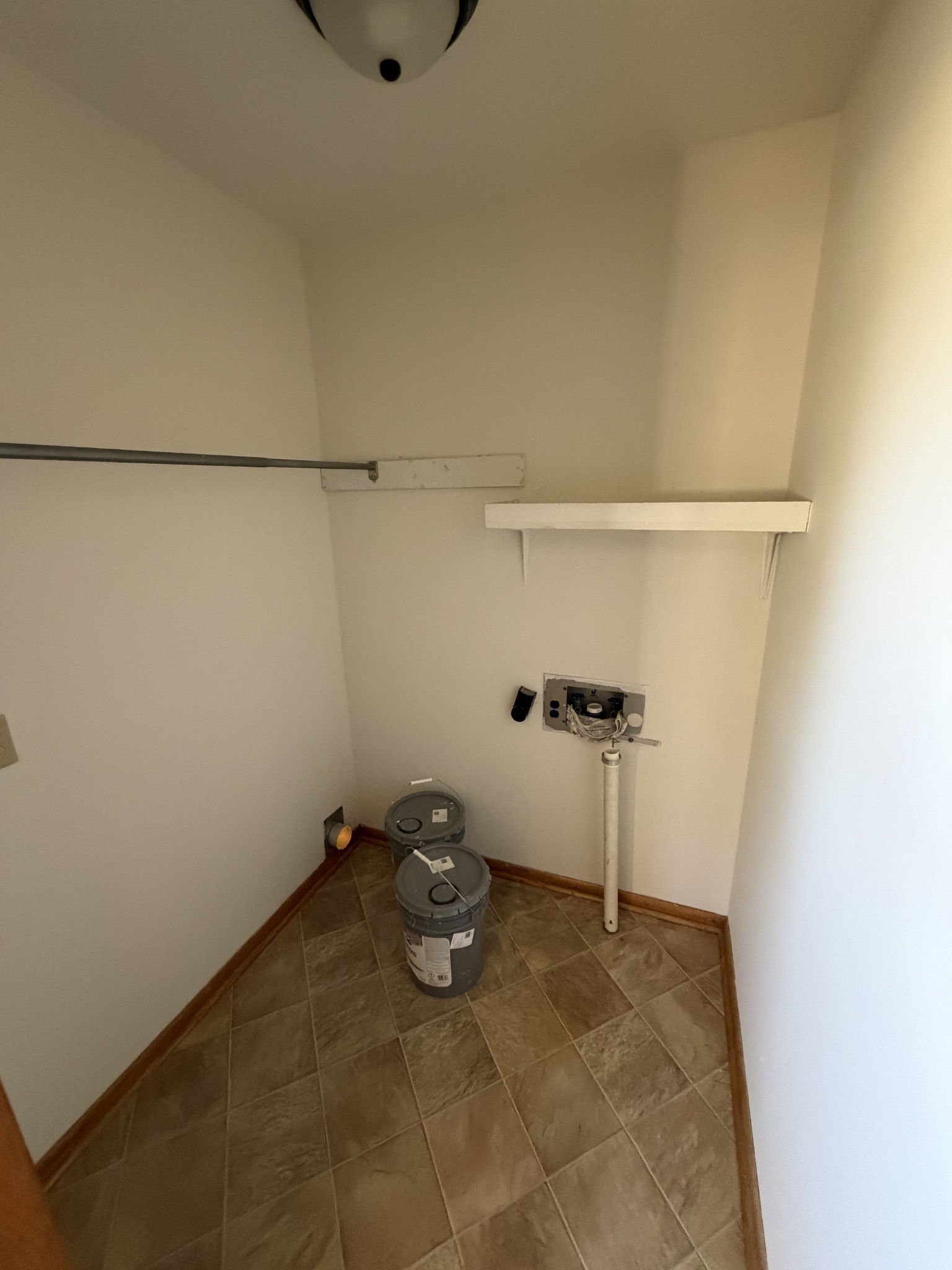 325 Meadow Ln