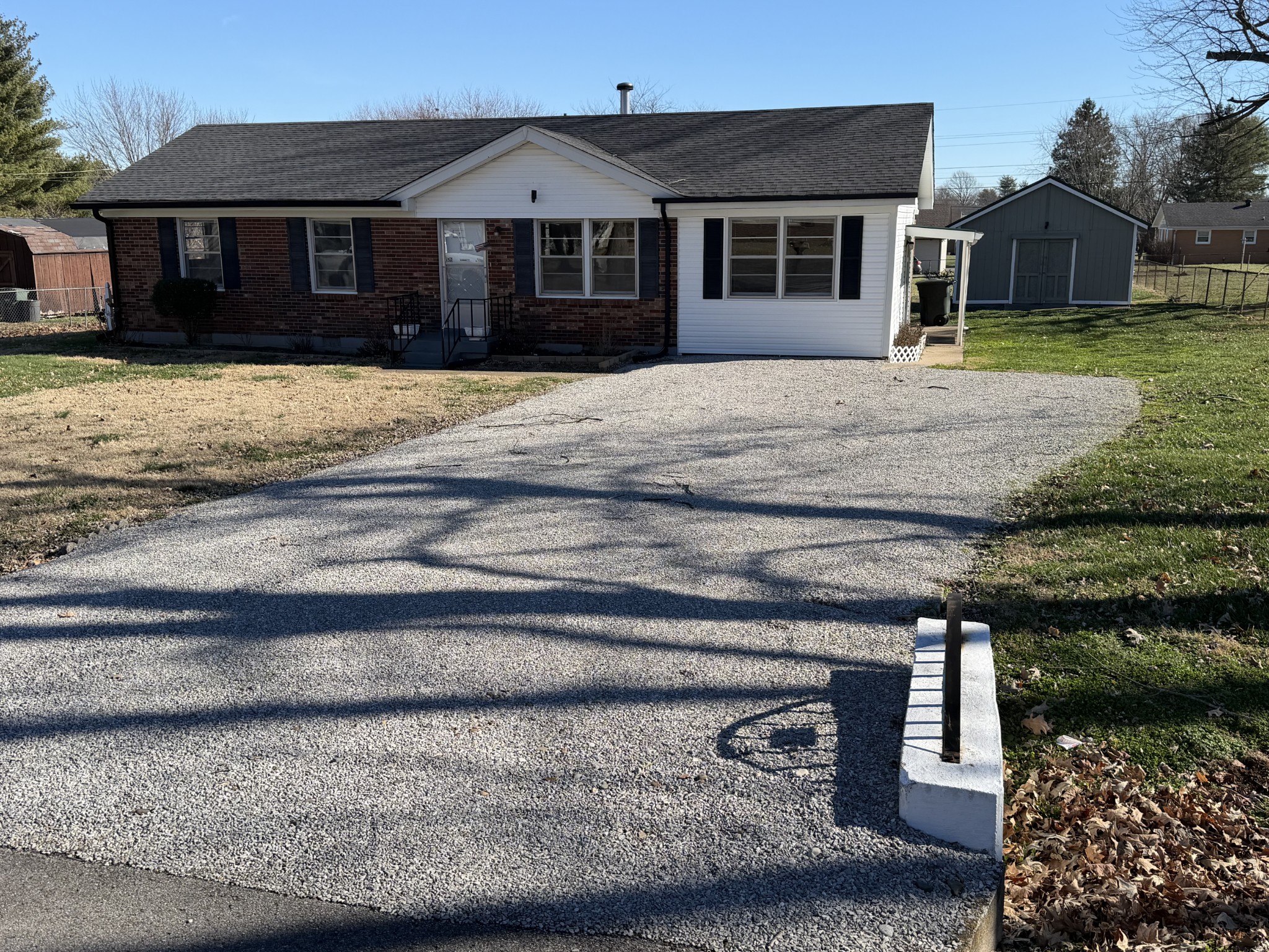 325 Meadow Ln