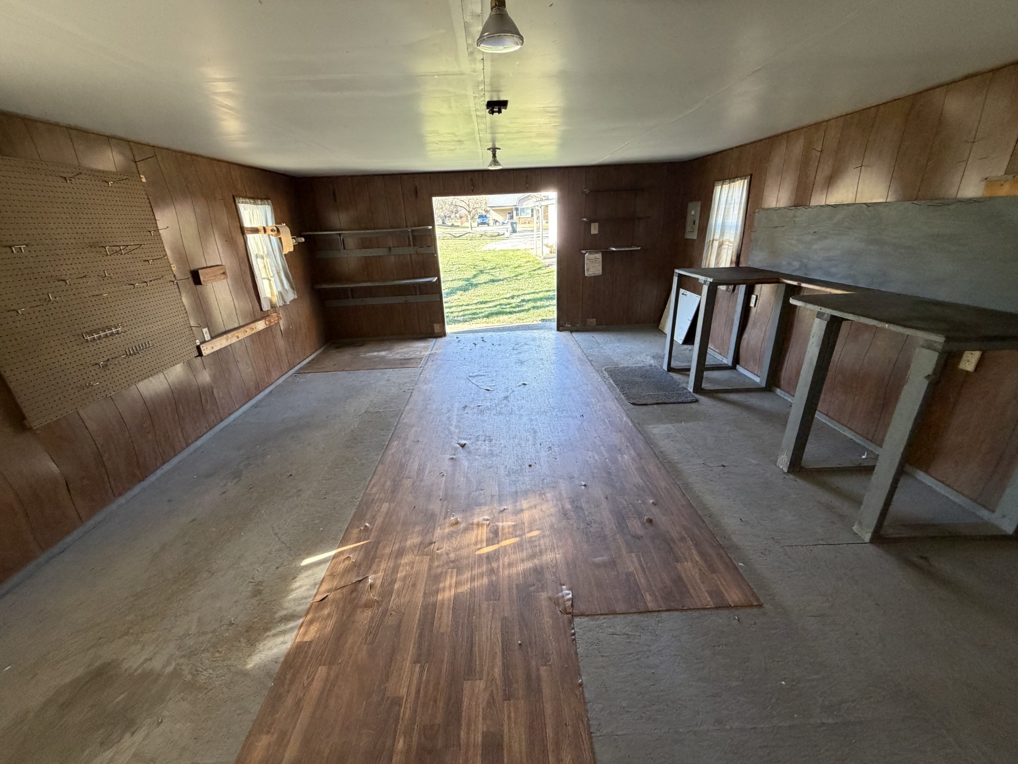 325 Meadow Ln
