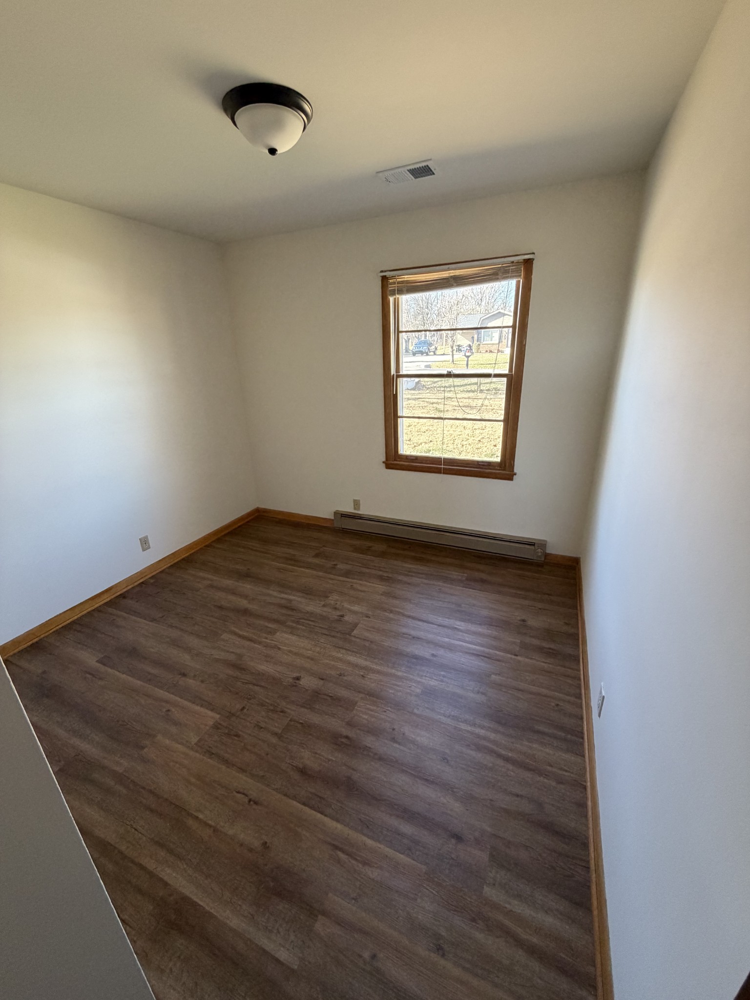 325 Meadow Ln
