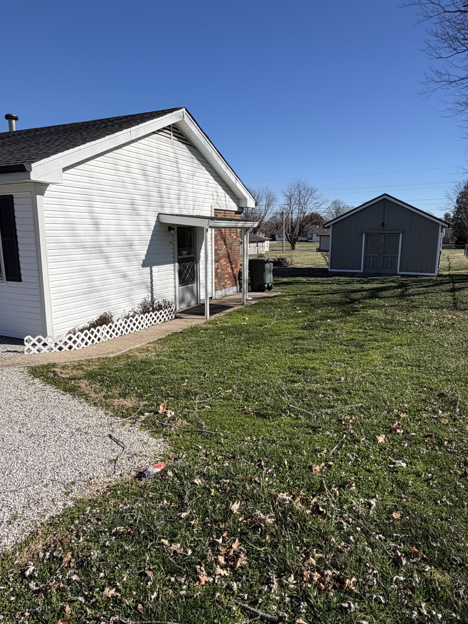 325 Meadow Ln