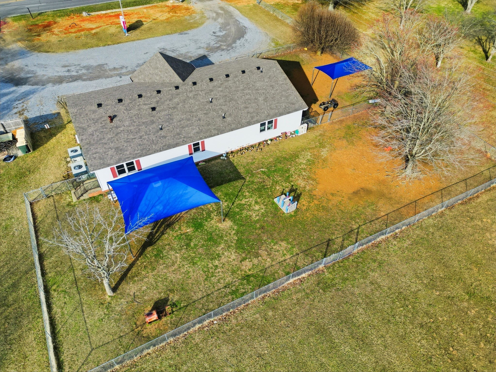 609 Hwy 52E