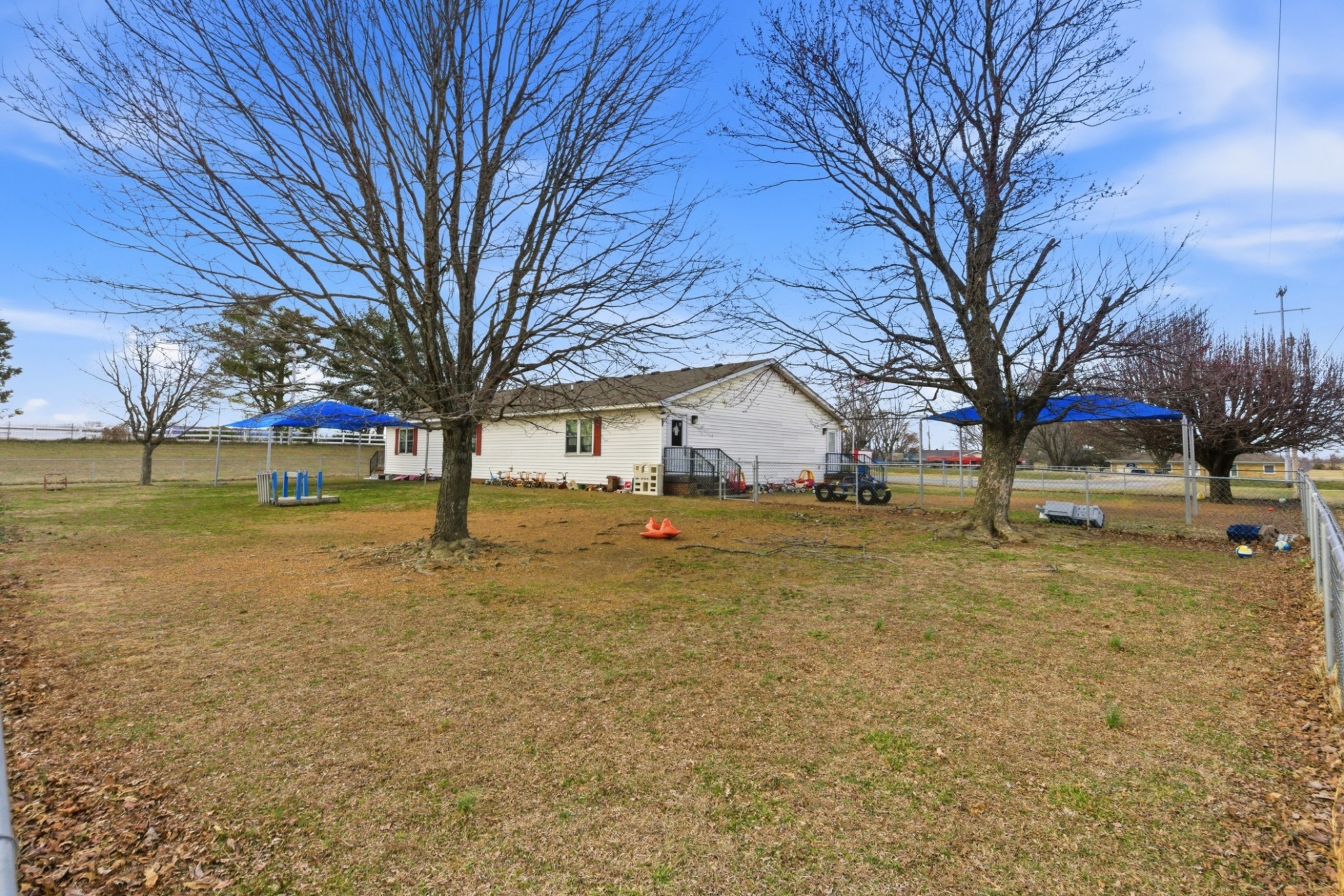 609 Hwy 52E