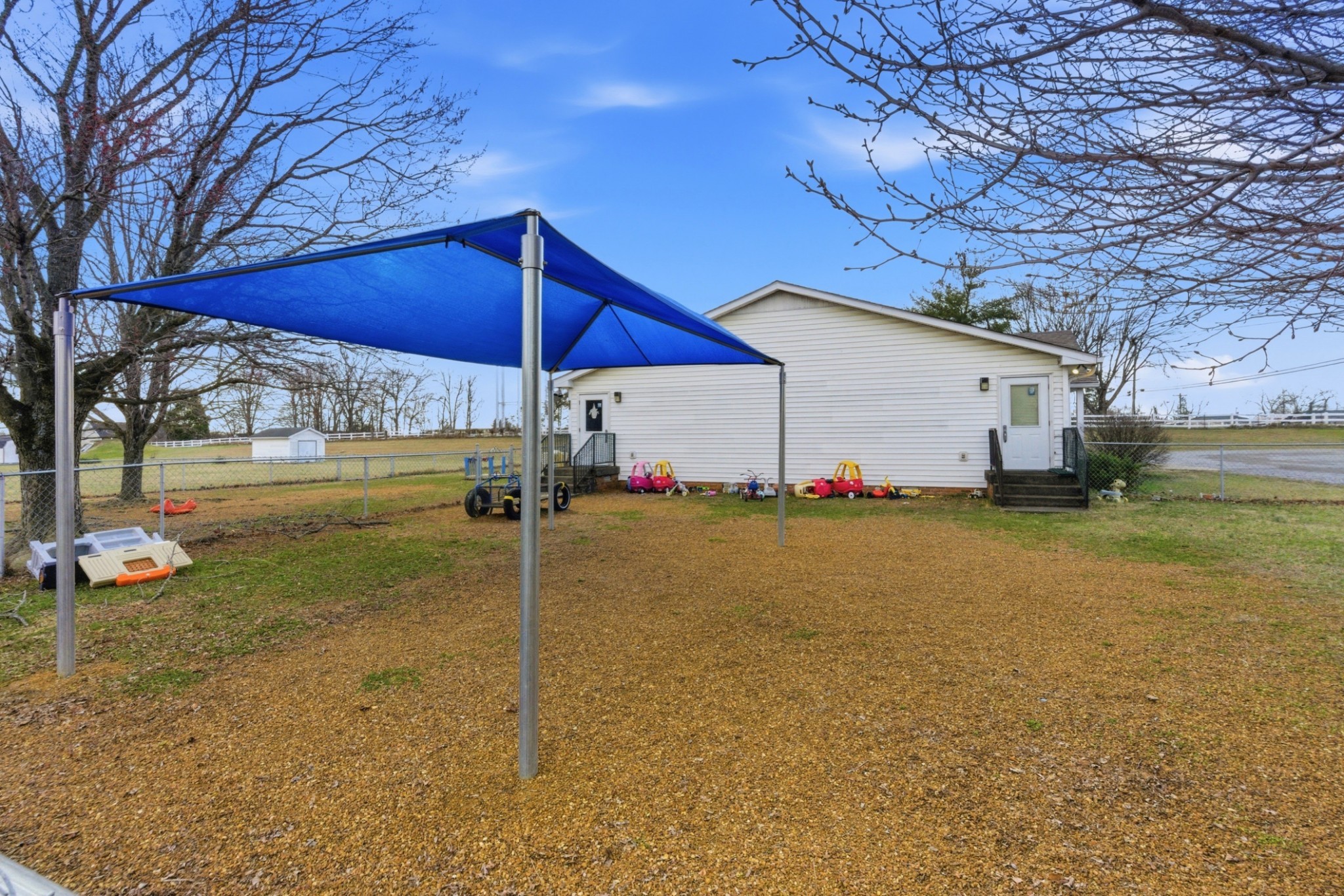 609 Hwy 52E