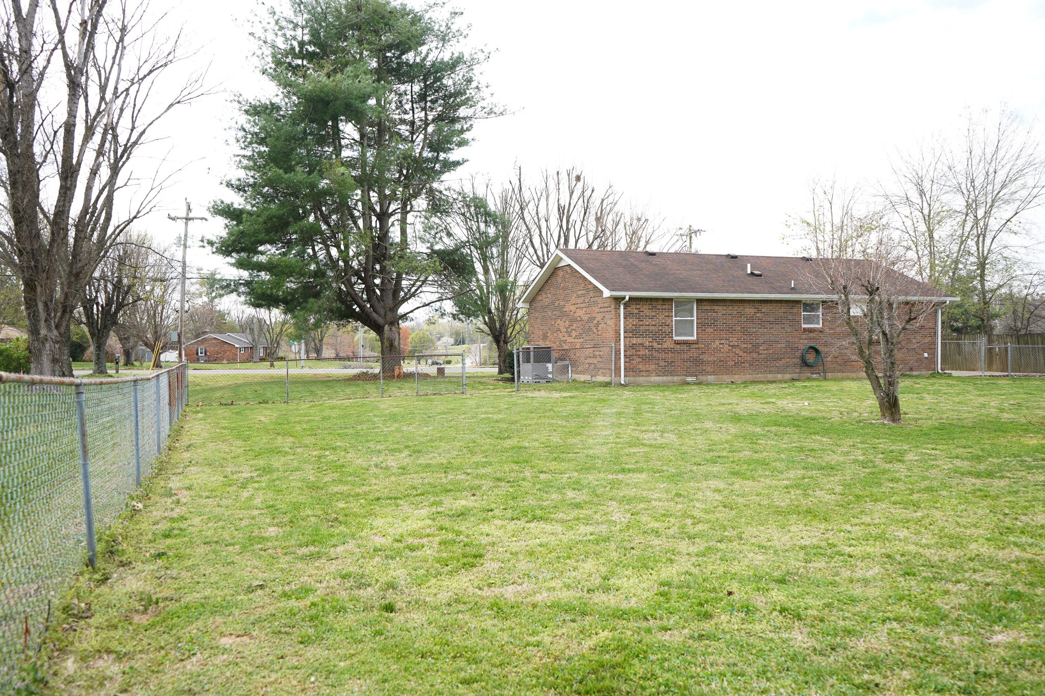 904 Hwy 52, E