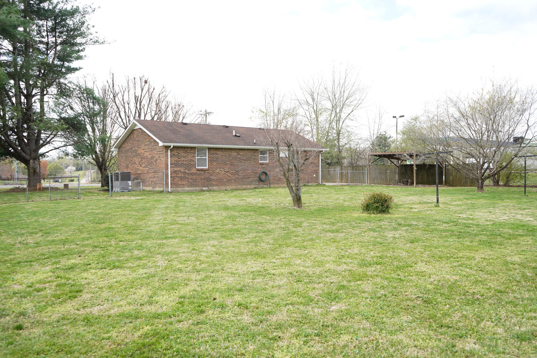 904 Hwy 52, E