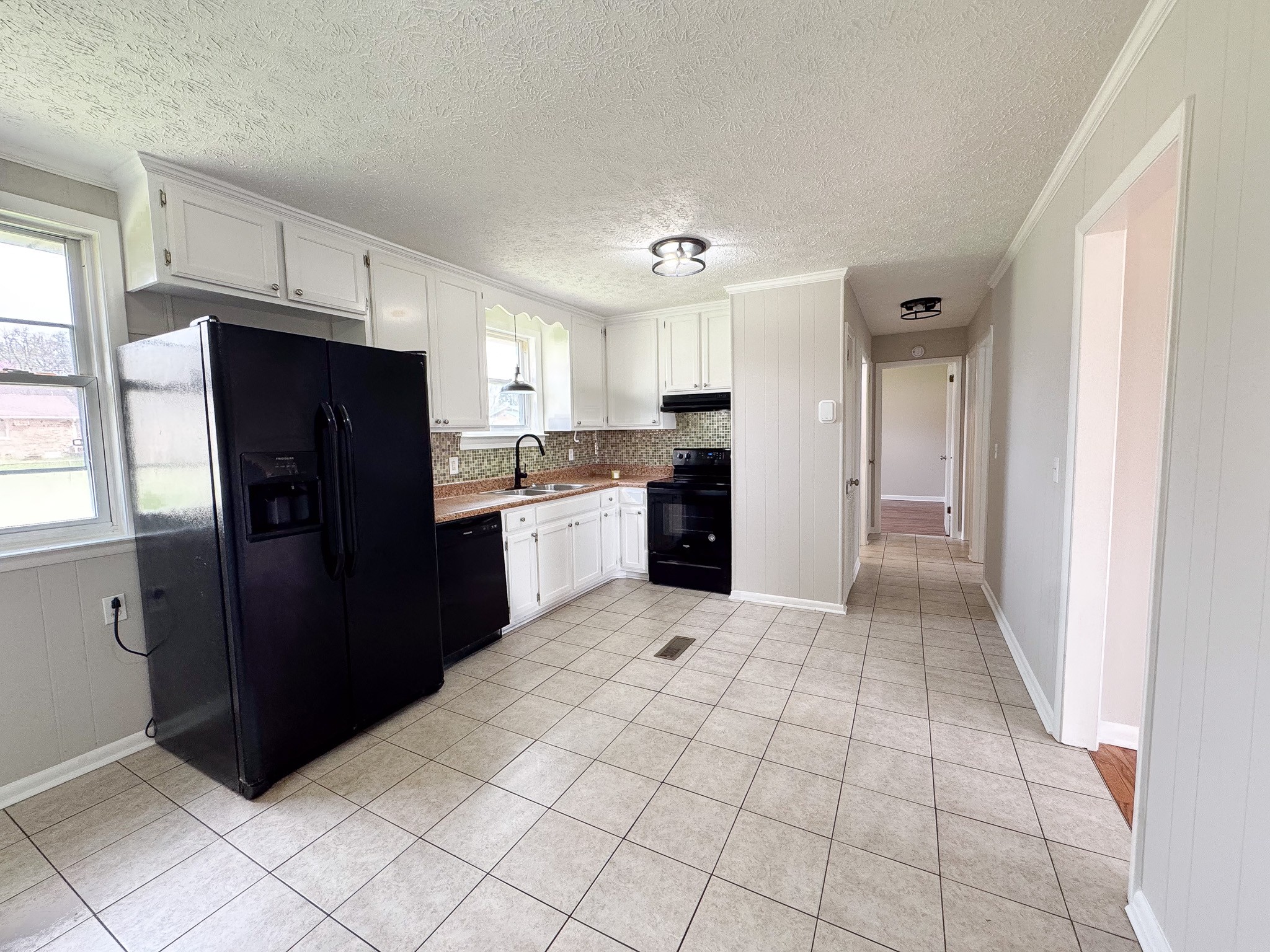 904 Hwy 52, E