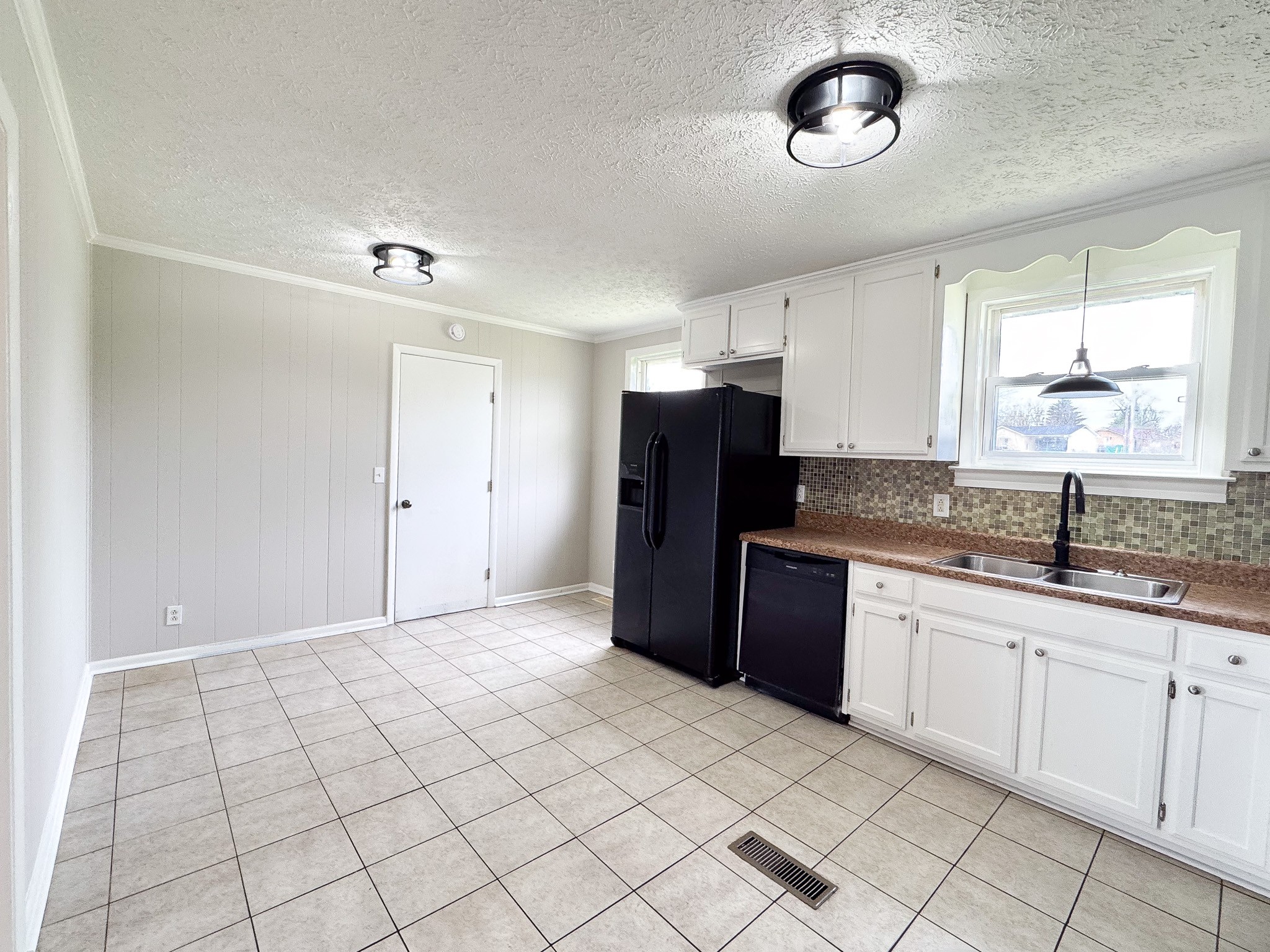 904 Hwy 52, E
