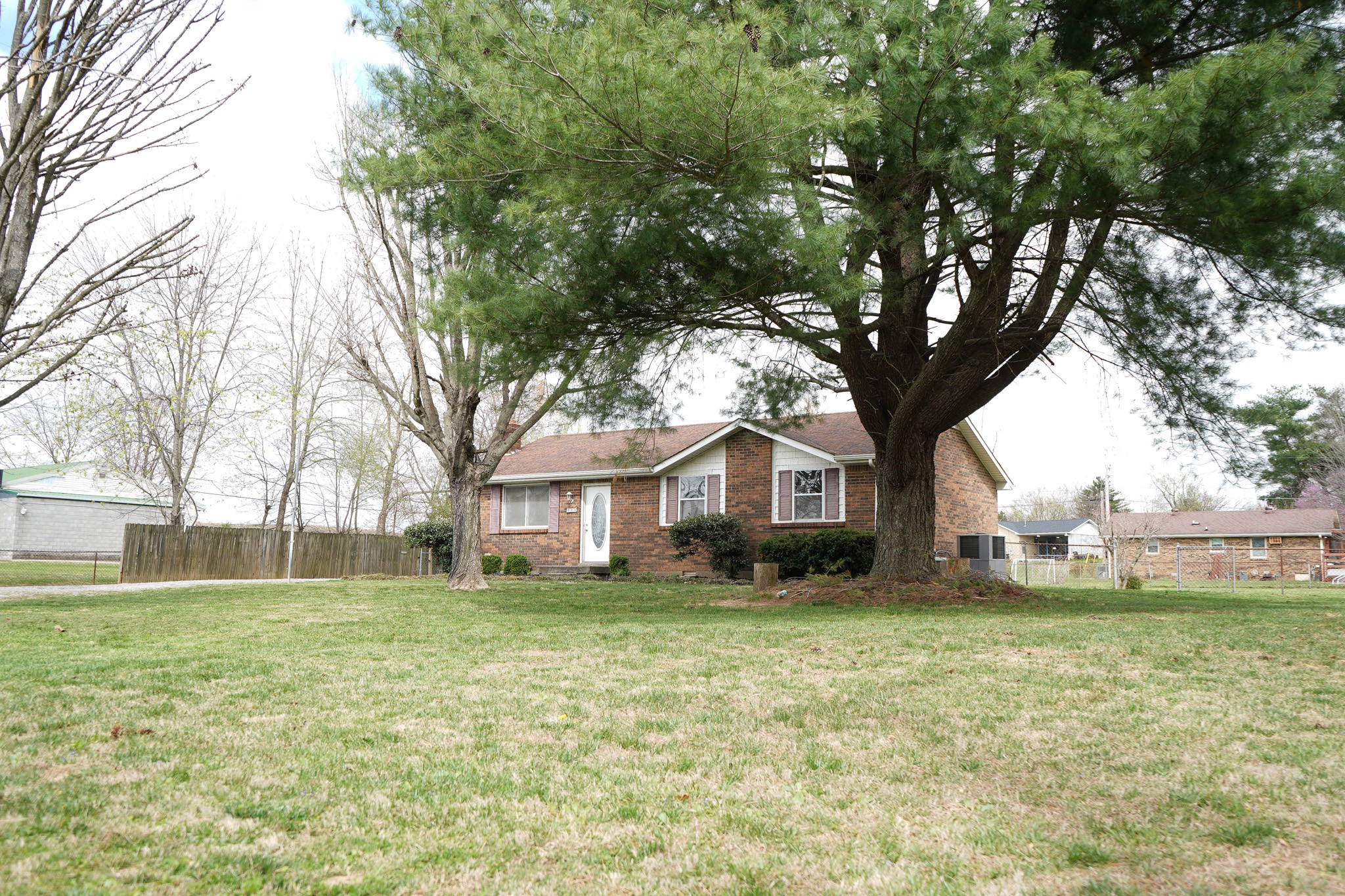 904 Hwy 52, E
