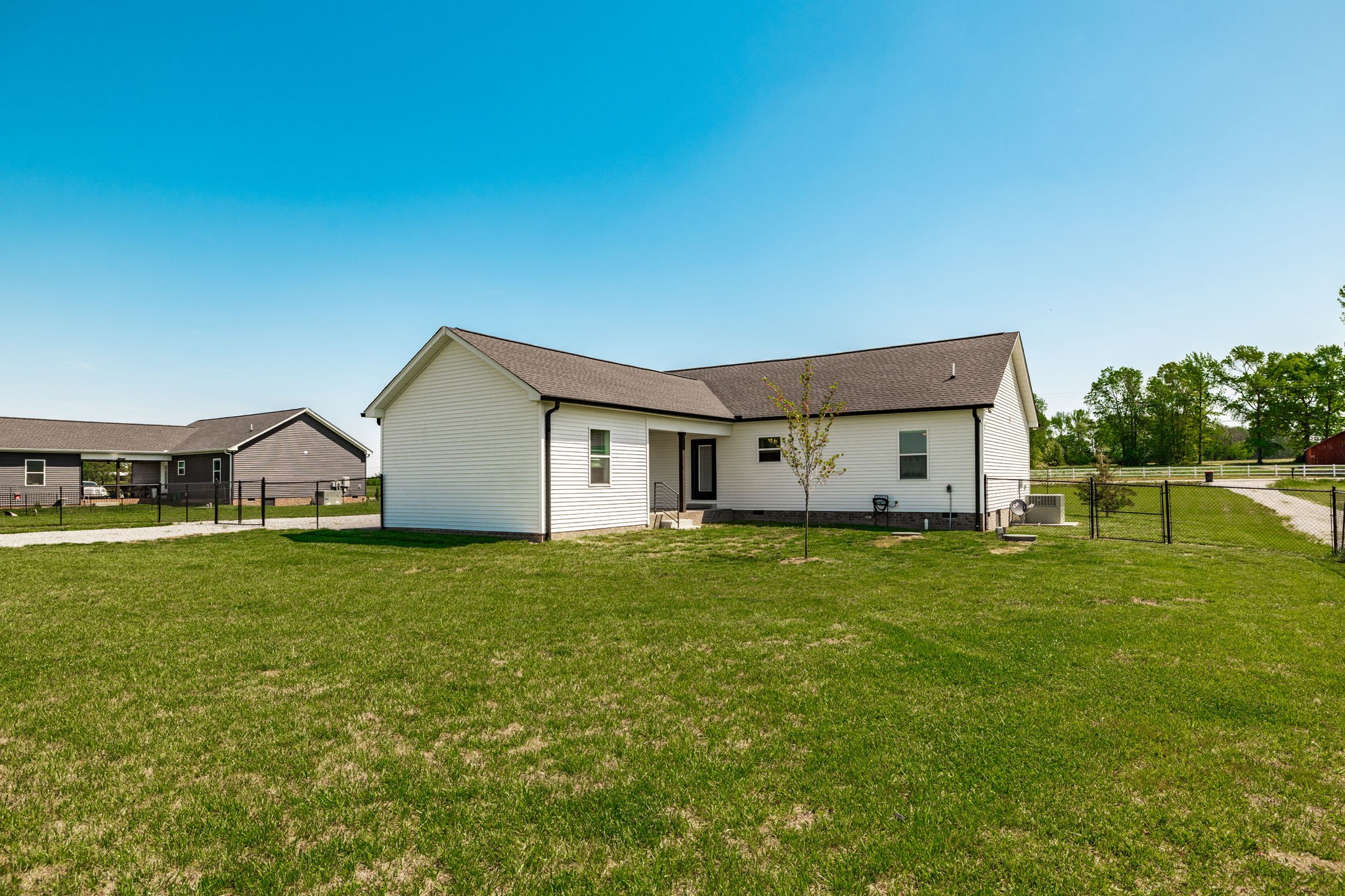 1323 N Corinth Rd