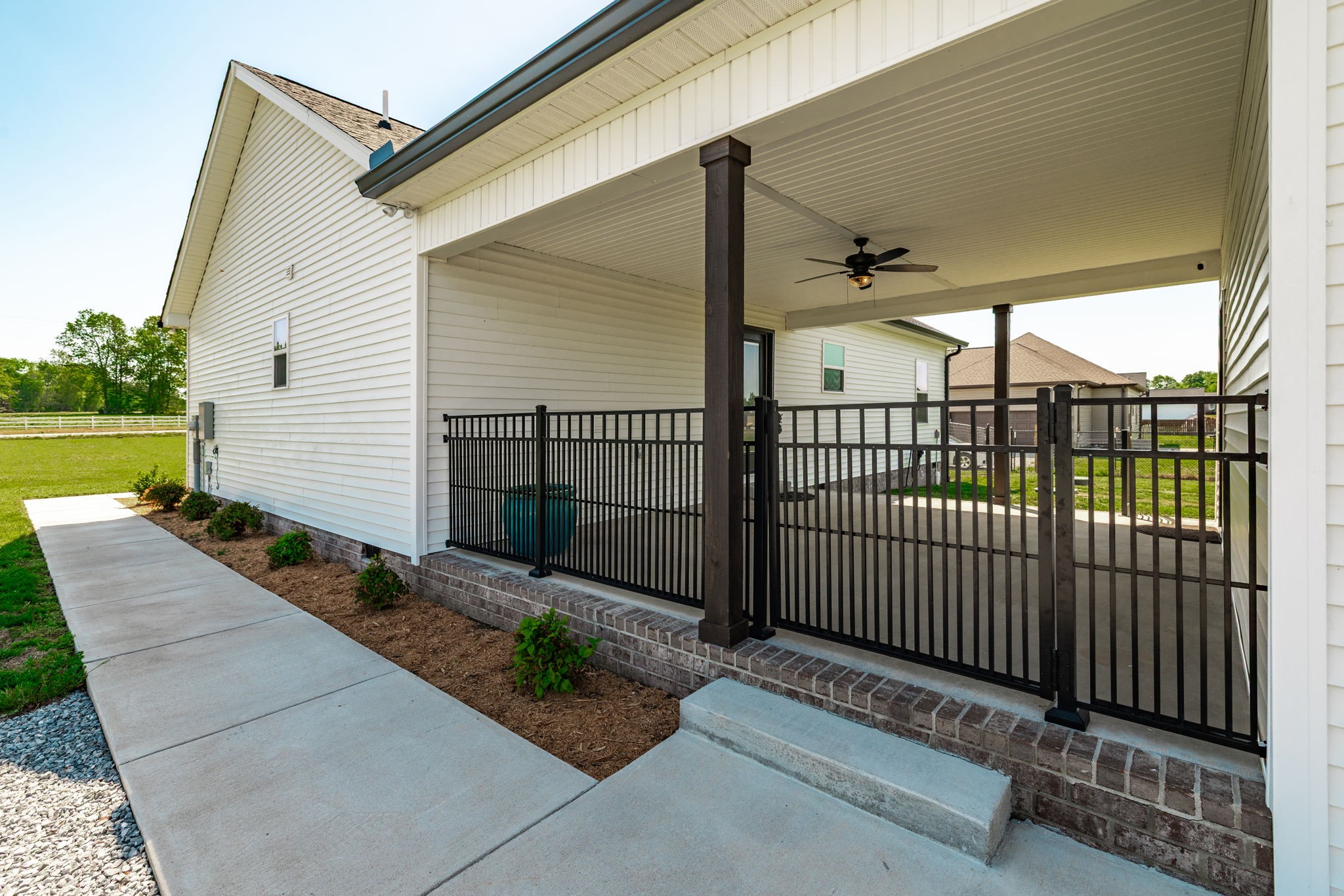 1323 N Corinth Rd