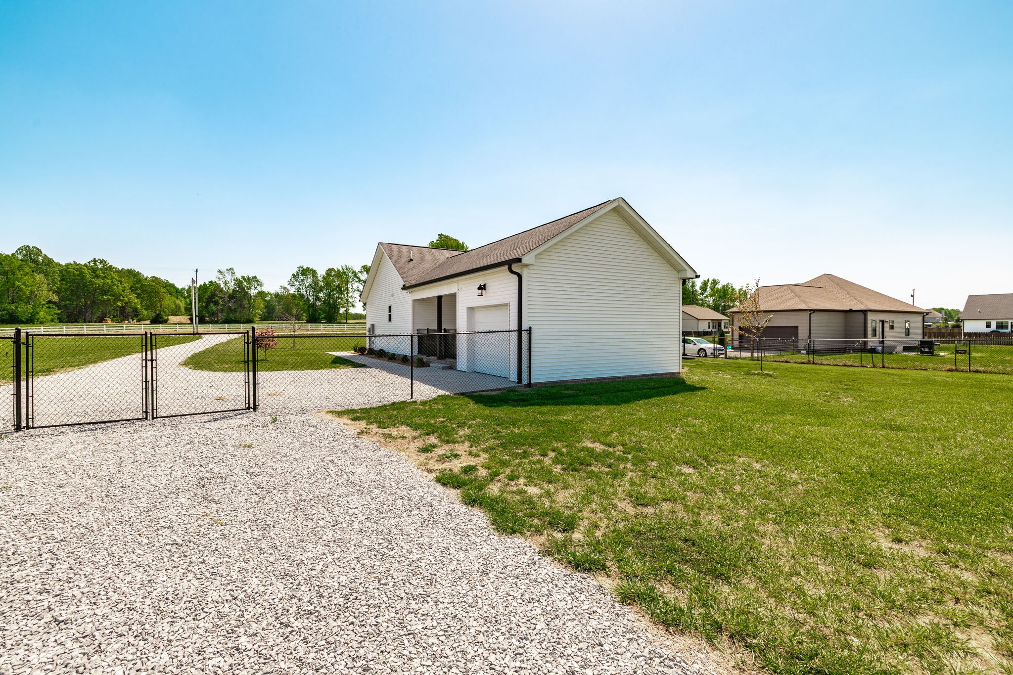1323 N Corinth Rd