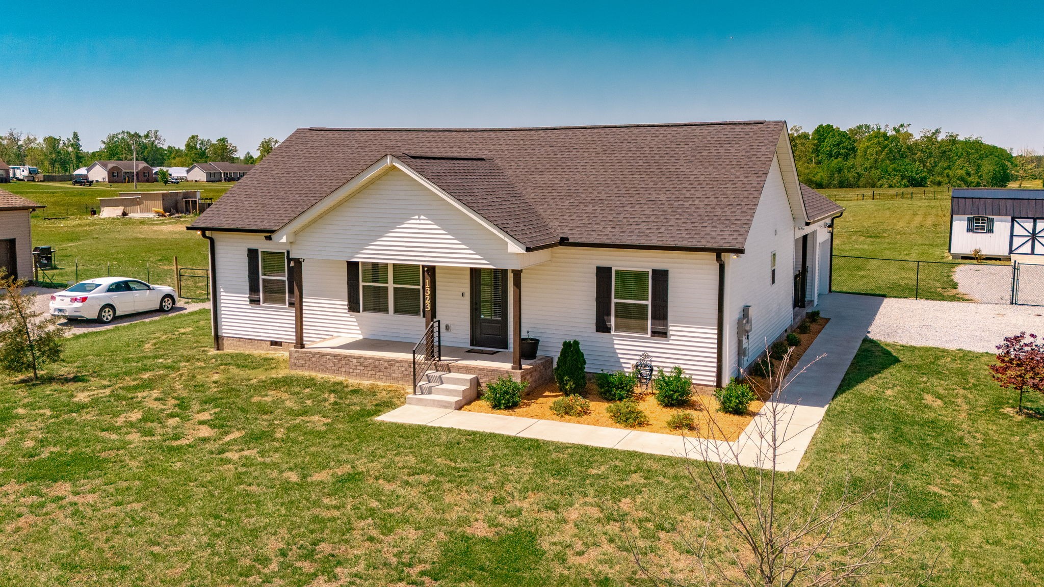 1323 N Corinth Rd