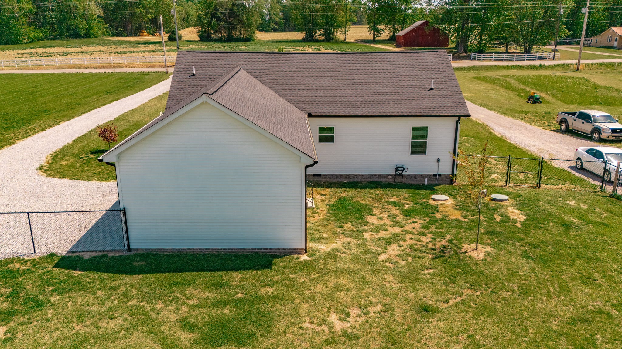 1323 N Corinth Rd