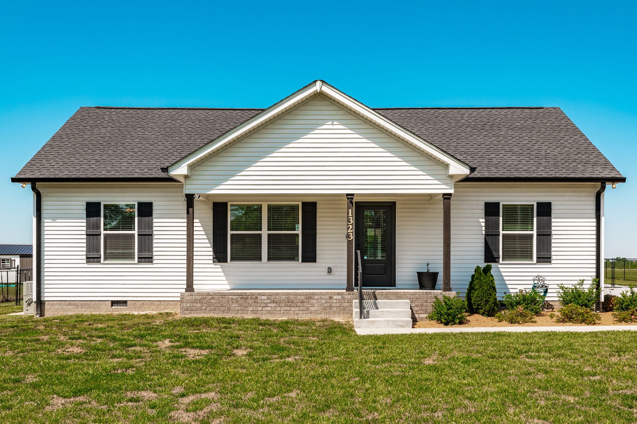 1323 N Corinth Rd