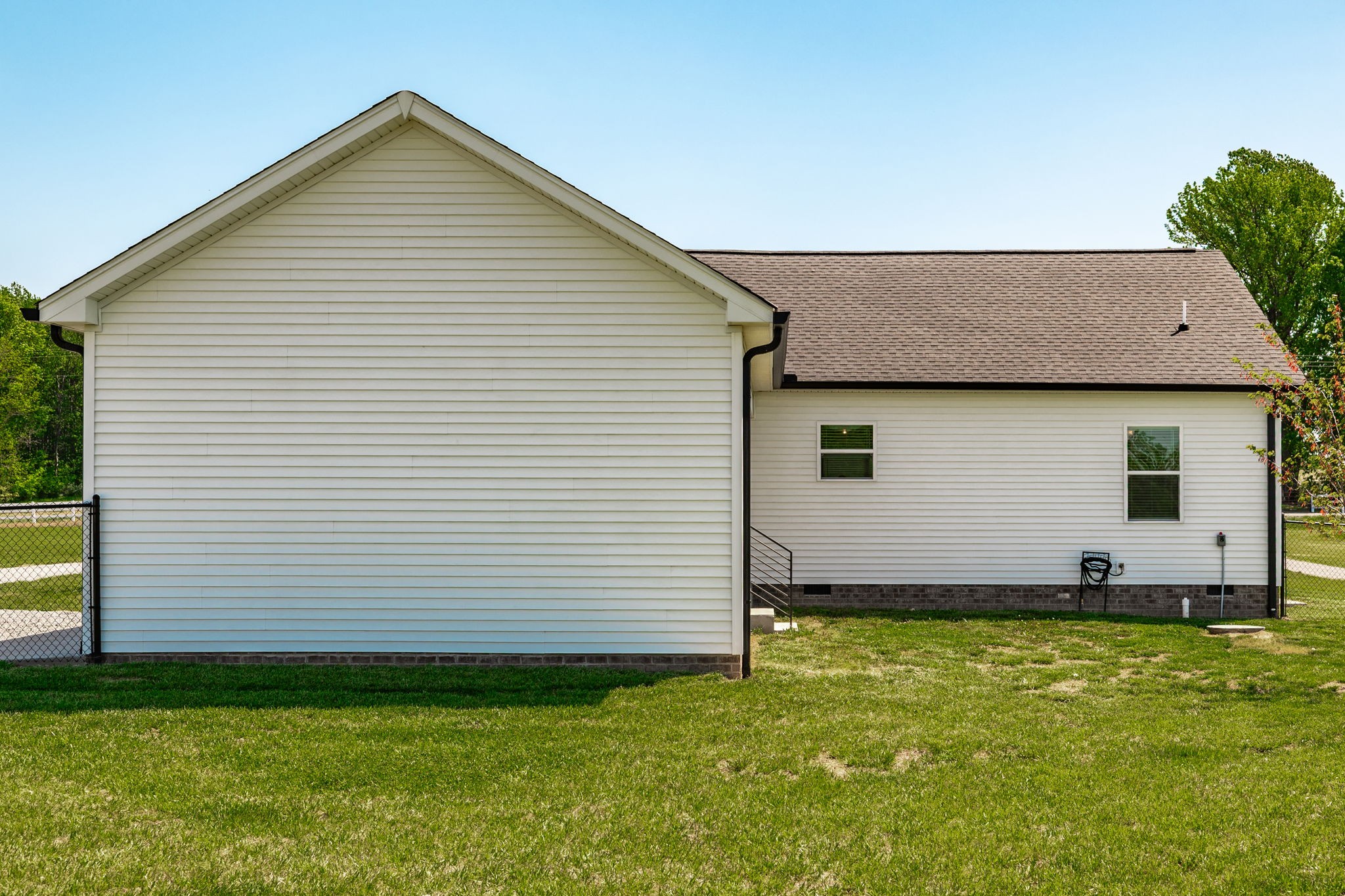 1323 N Corinth Rd