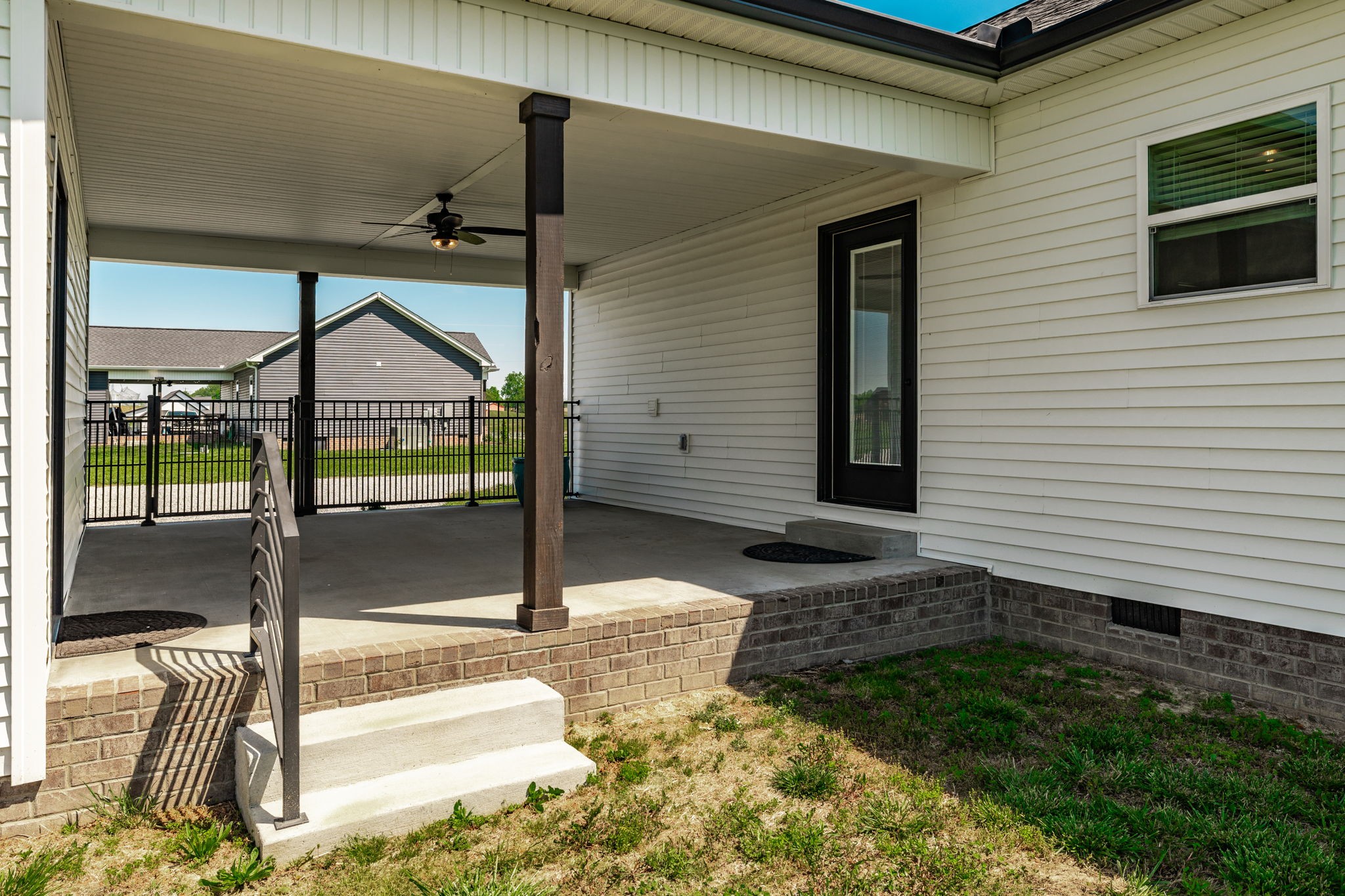 1323 N Corinth Rd