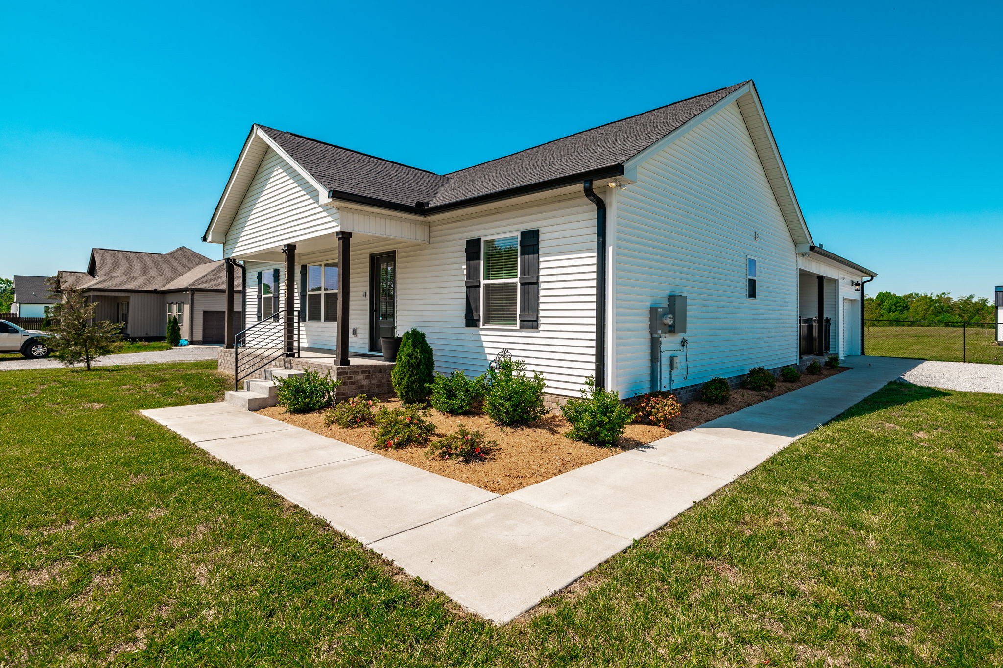 1323 N Corinth Rd
