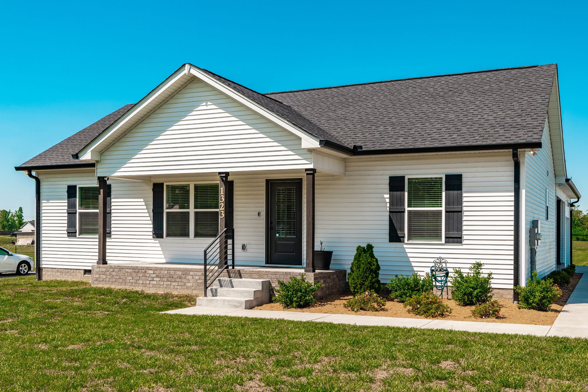 1323 N Corinth Rd