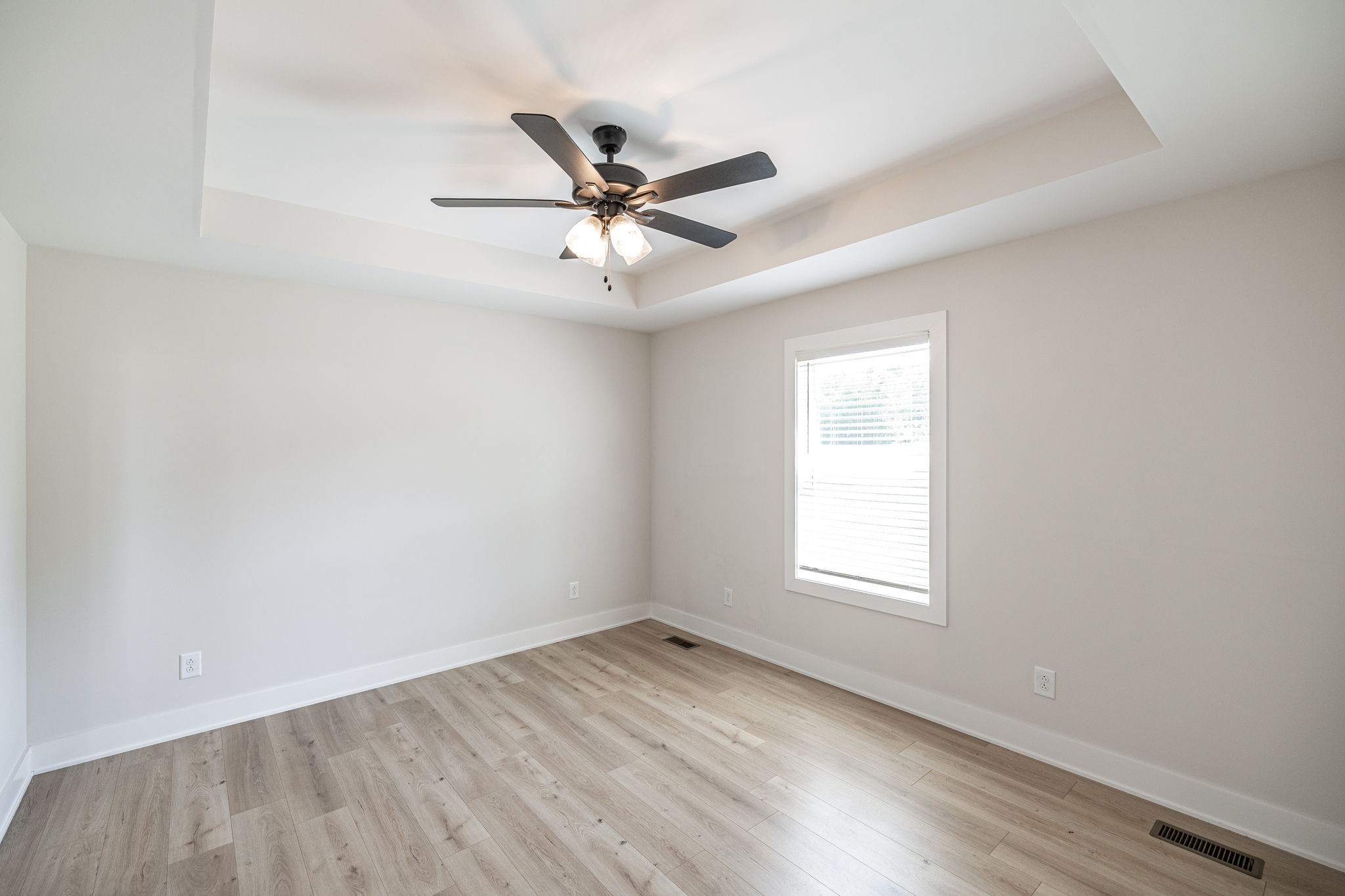 1323 N Corinth Rd