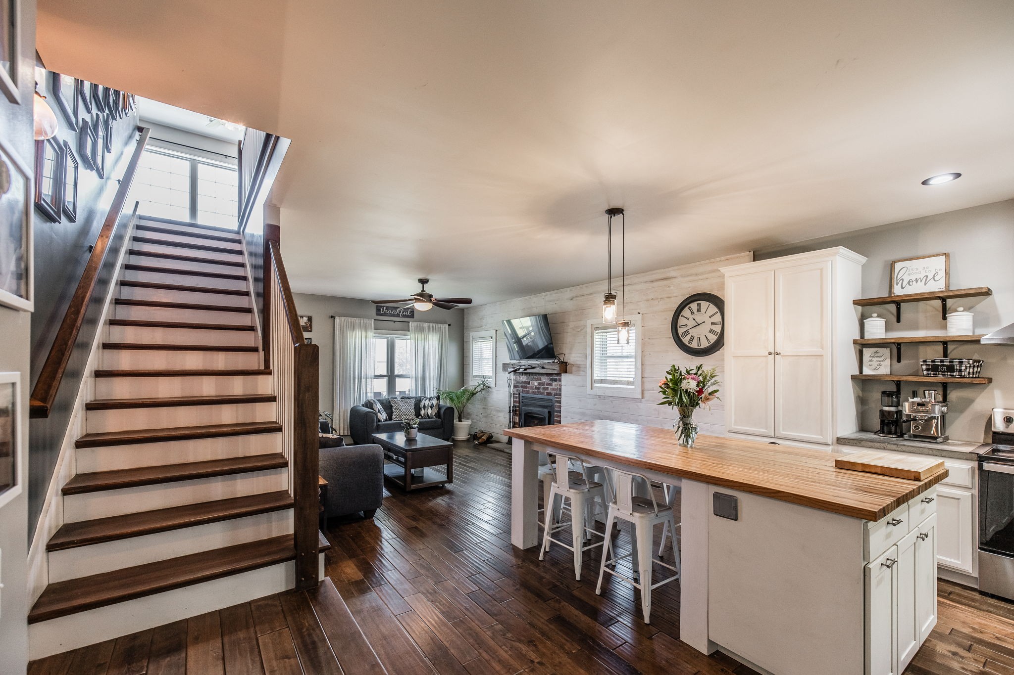 237 Lear Rd