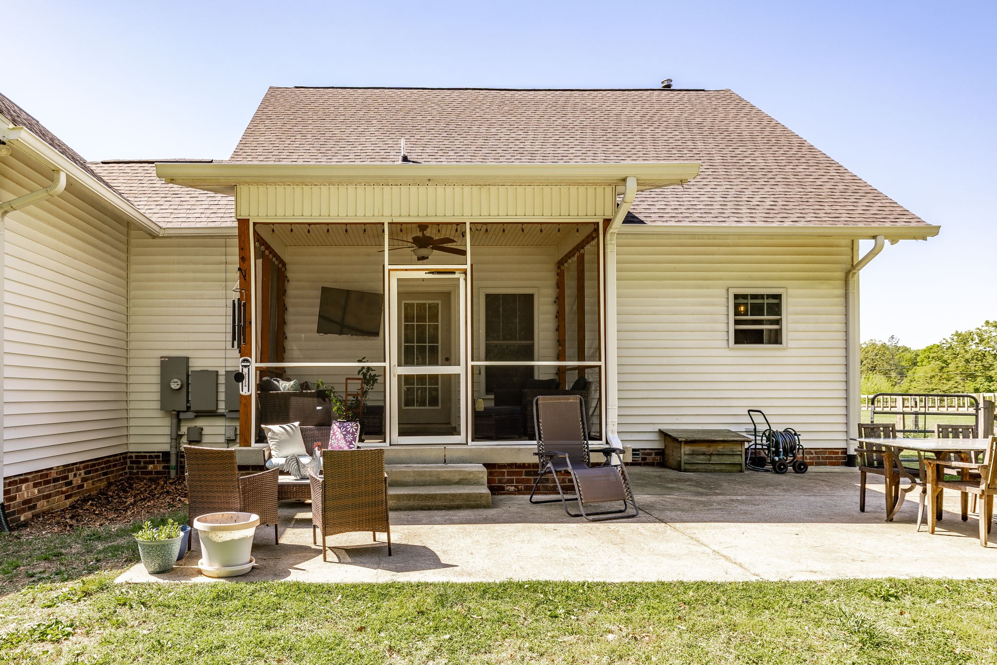 237 Lear Rd