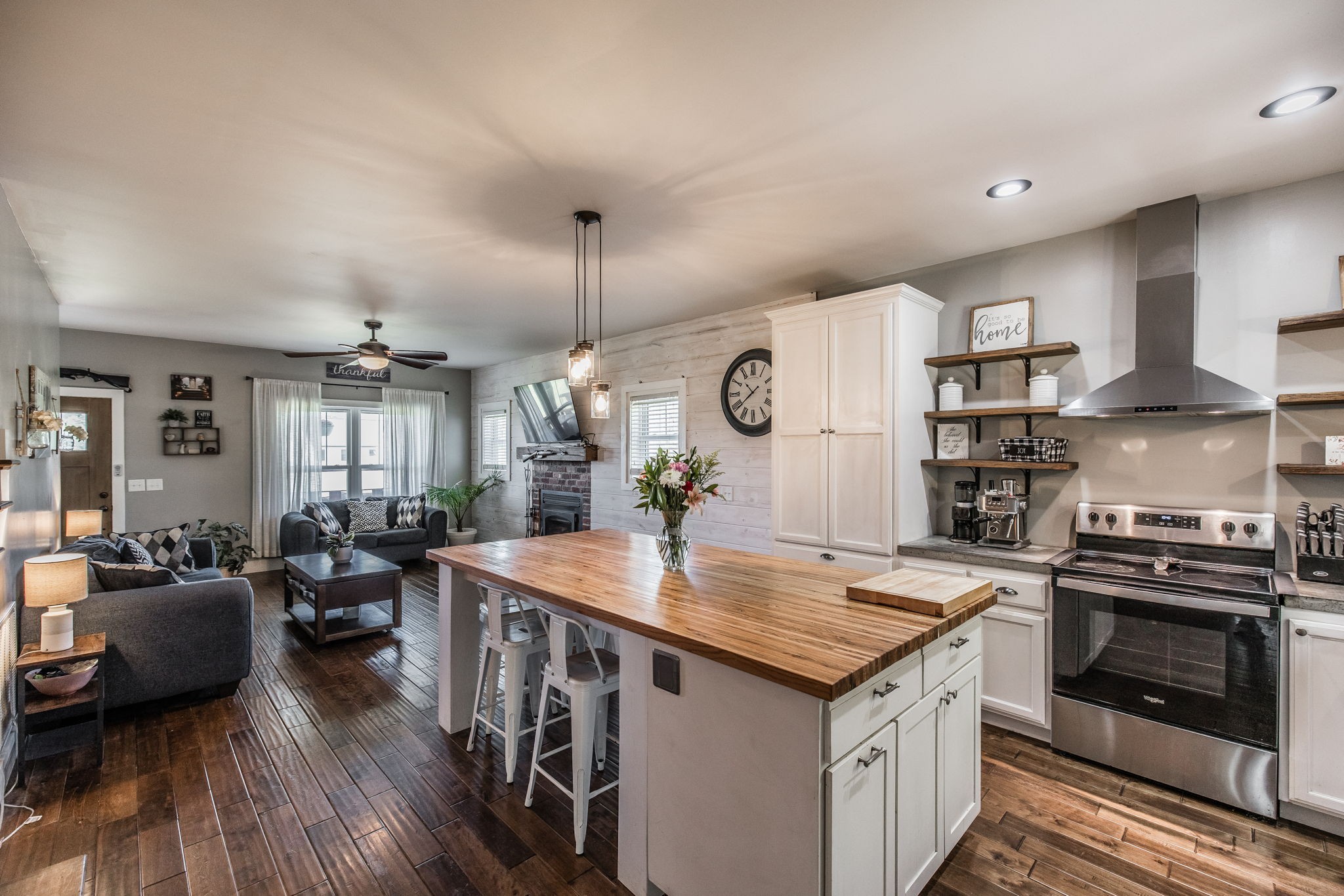 237 Lear Rd