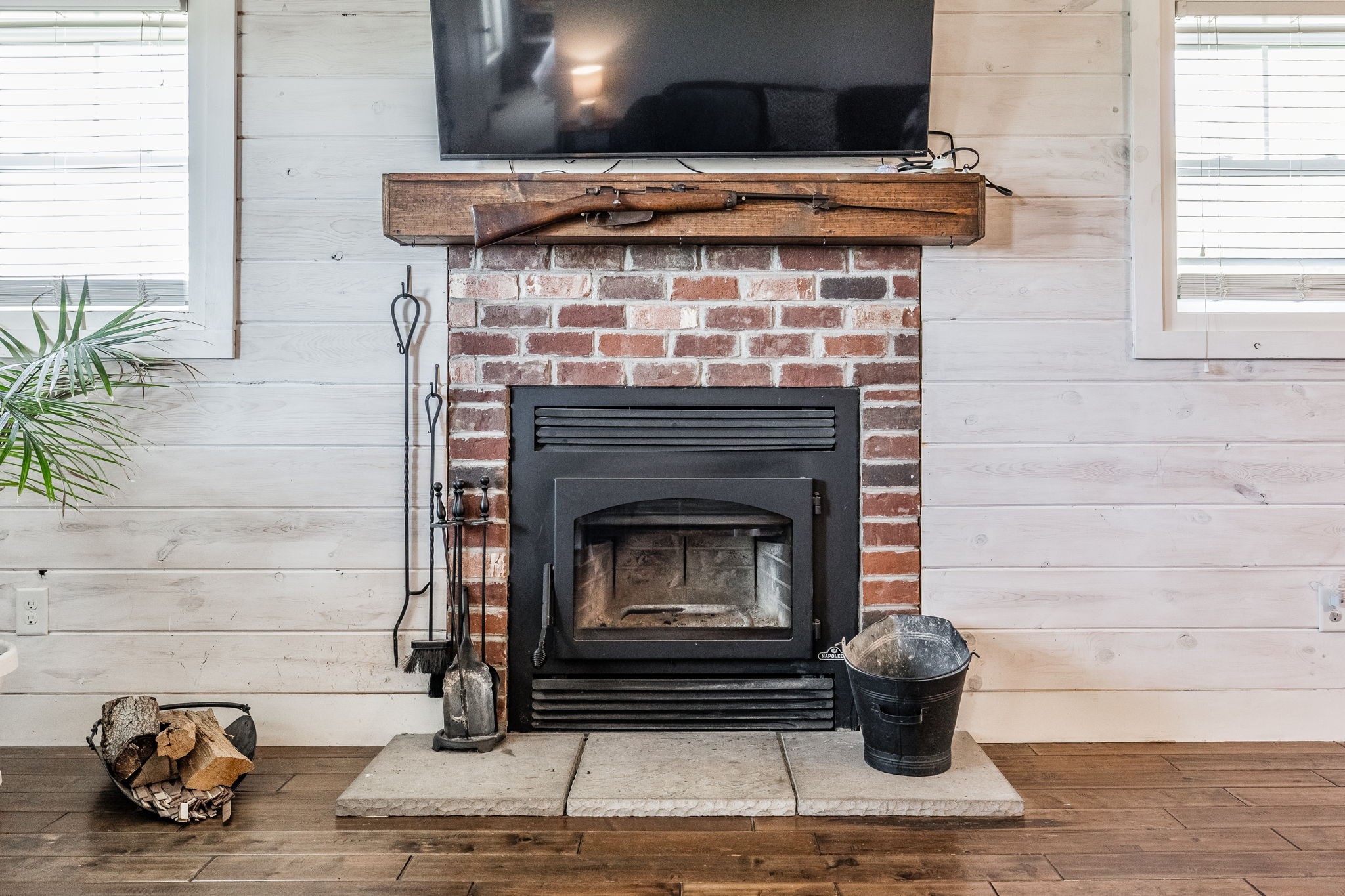 237 Lear Rd