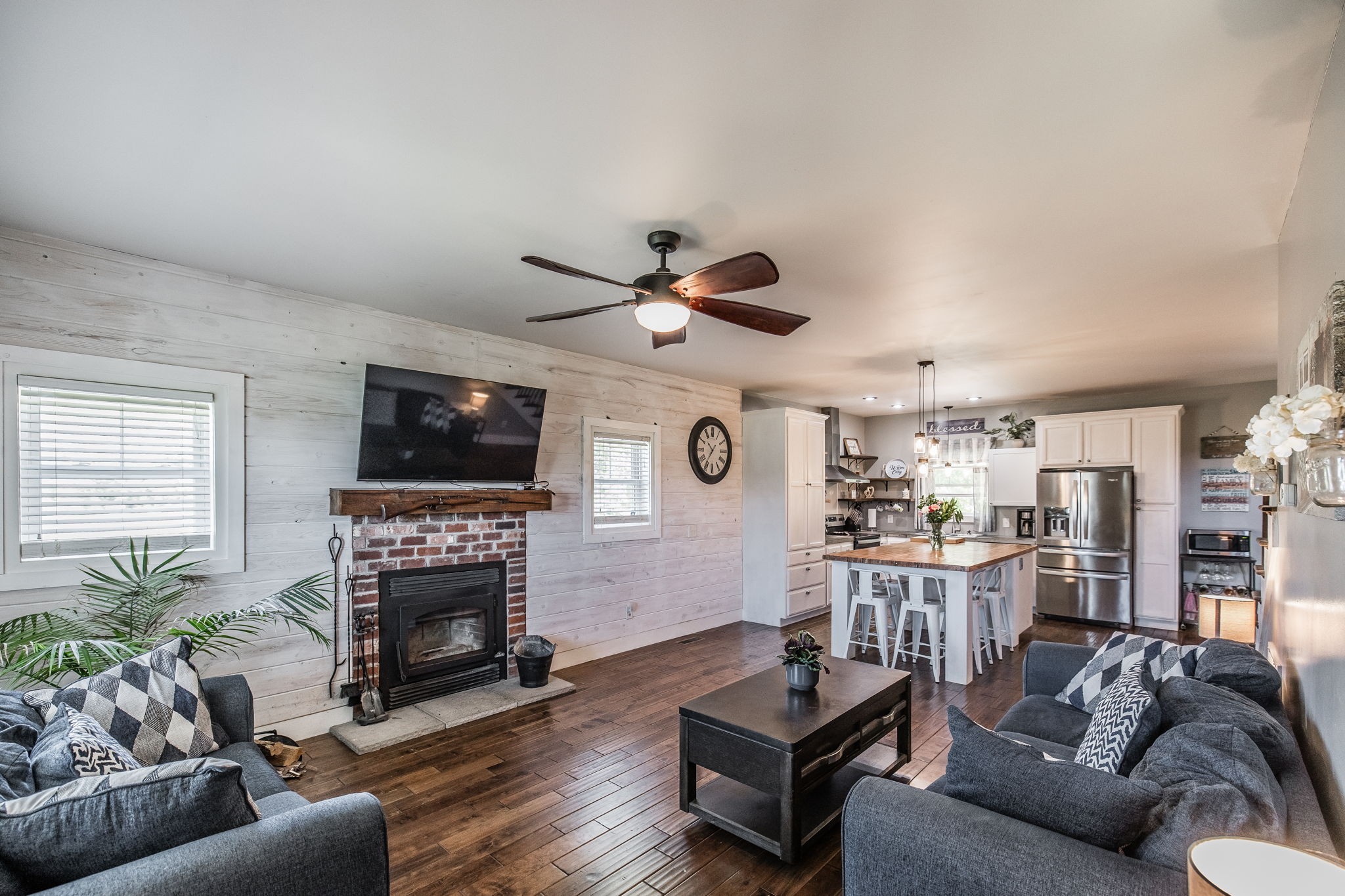 237 Lear Rd