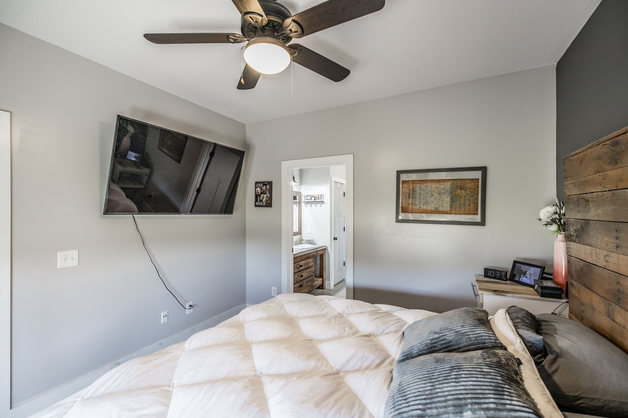 237 Lear Rd