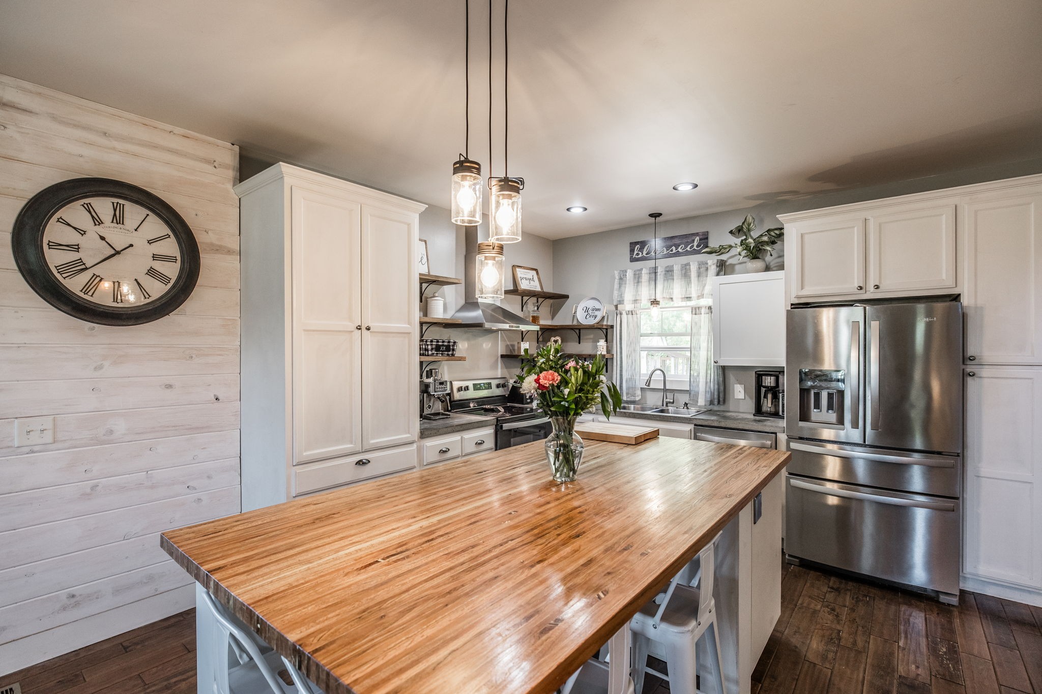 237 Lear Rd