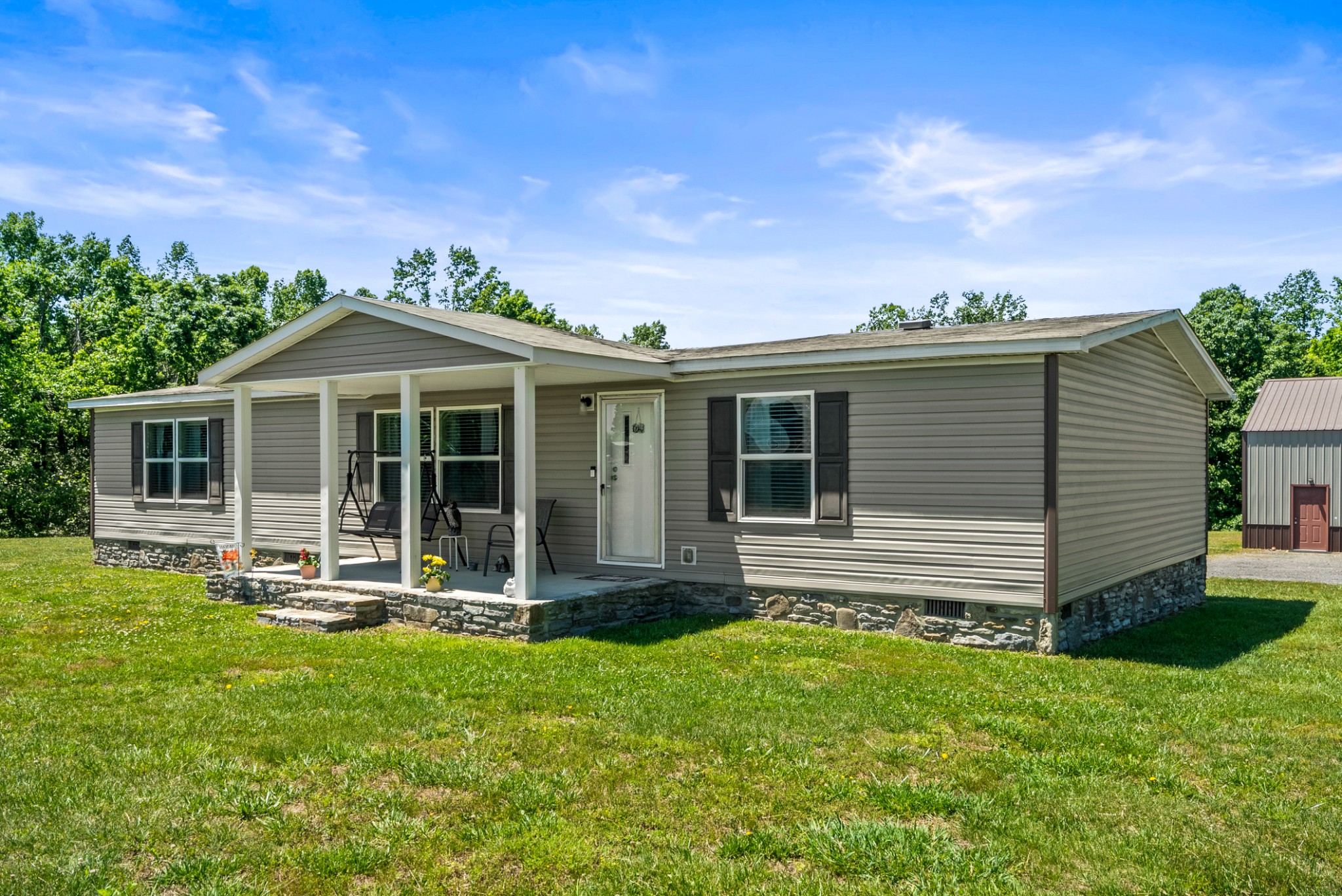 5555 King Robert Ln