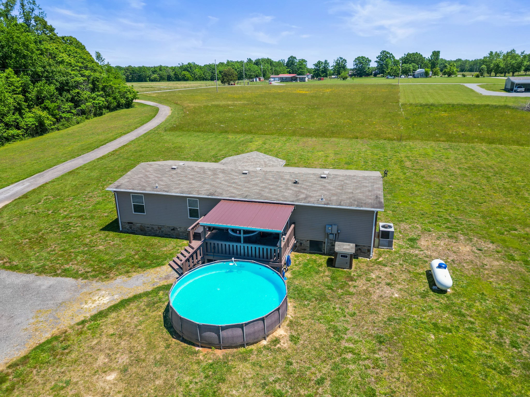 5555 King Robert Ln