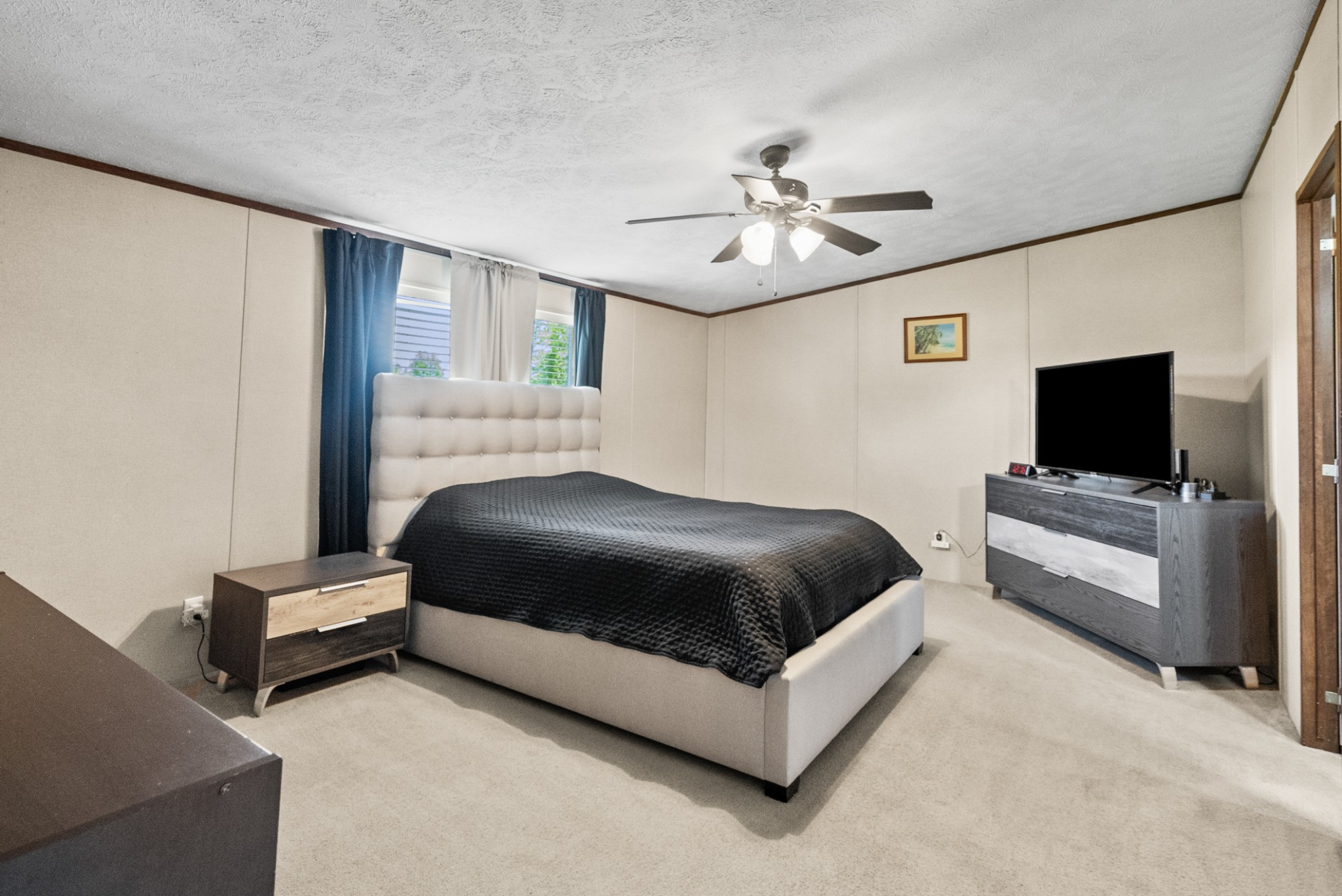 5555 King Robert Ln