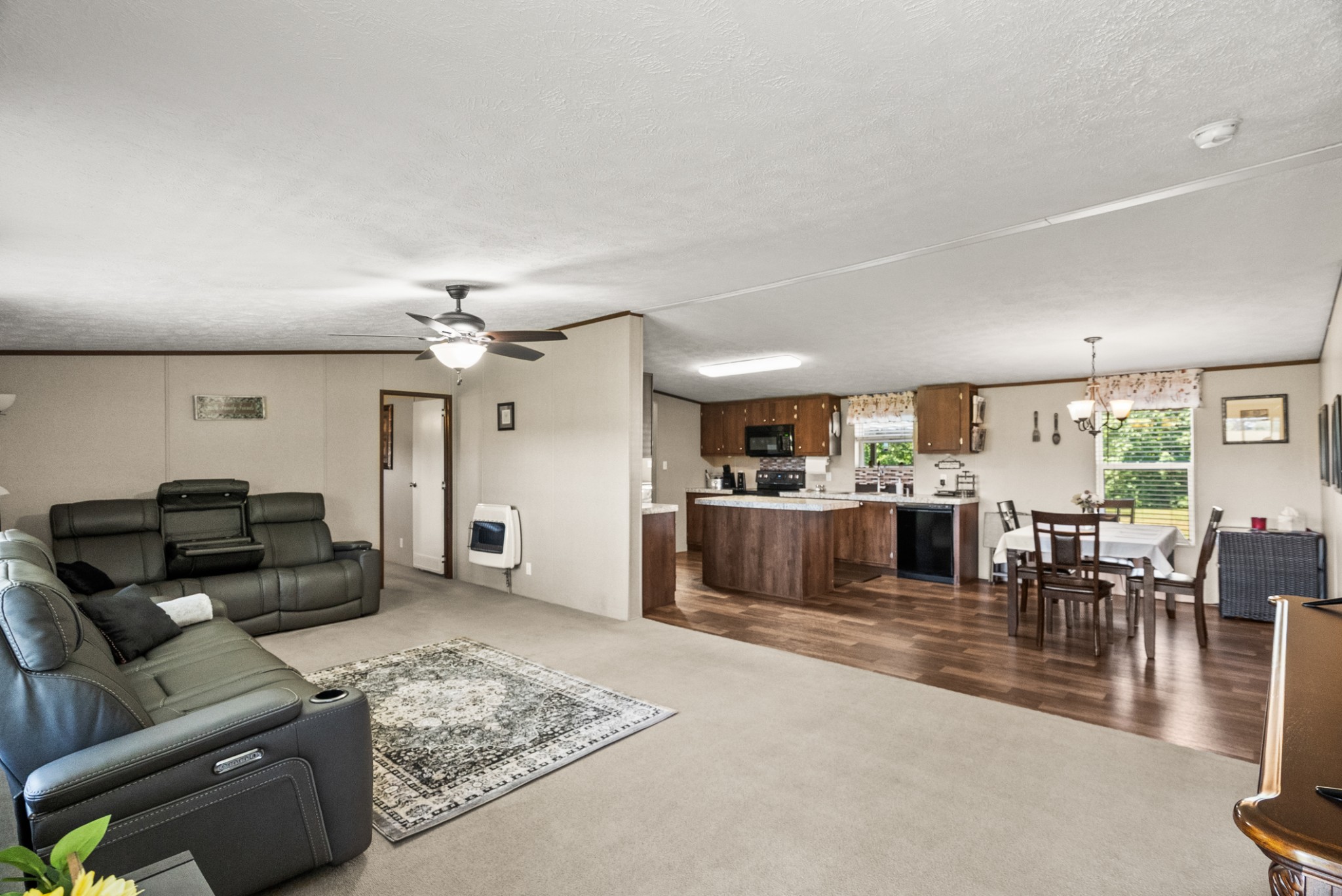 5555 King Robert Ln