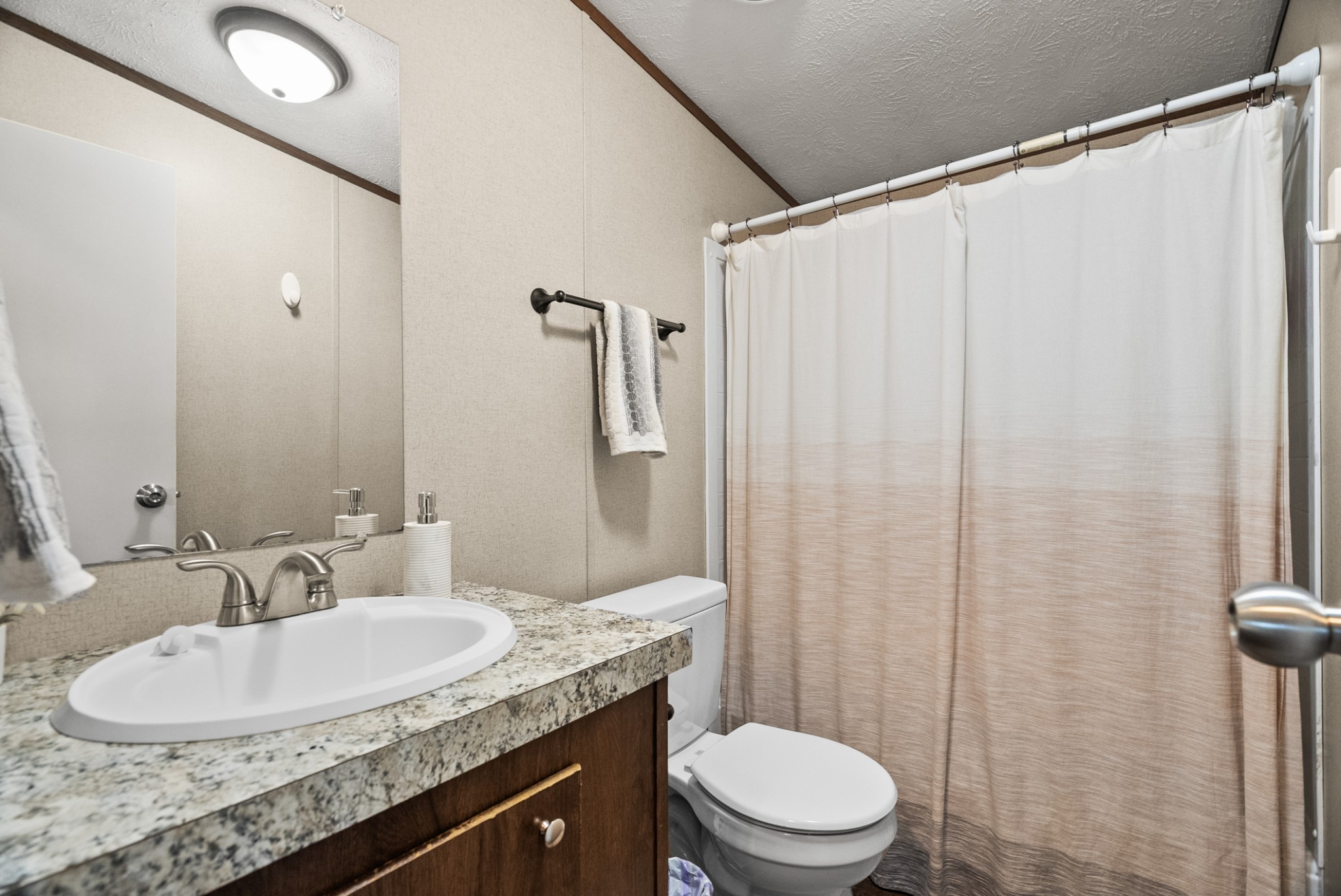 5555 King Robert Ln