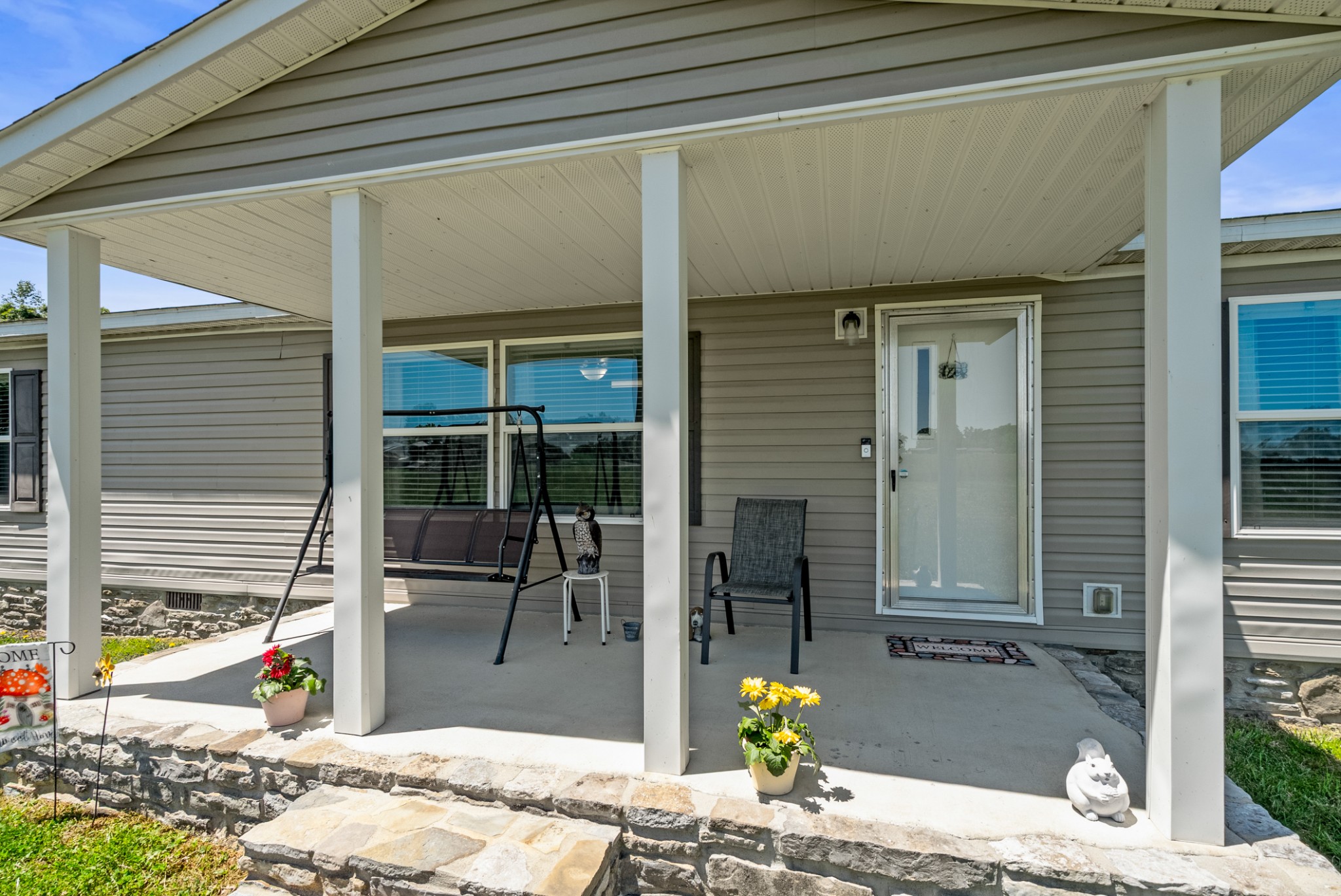 5555 King Robert Ln