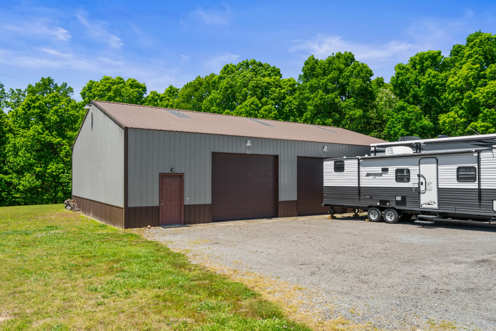 5555 King Robert Ln