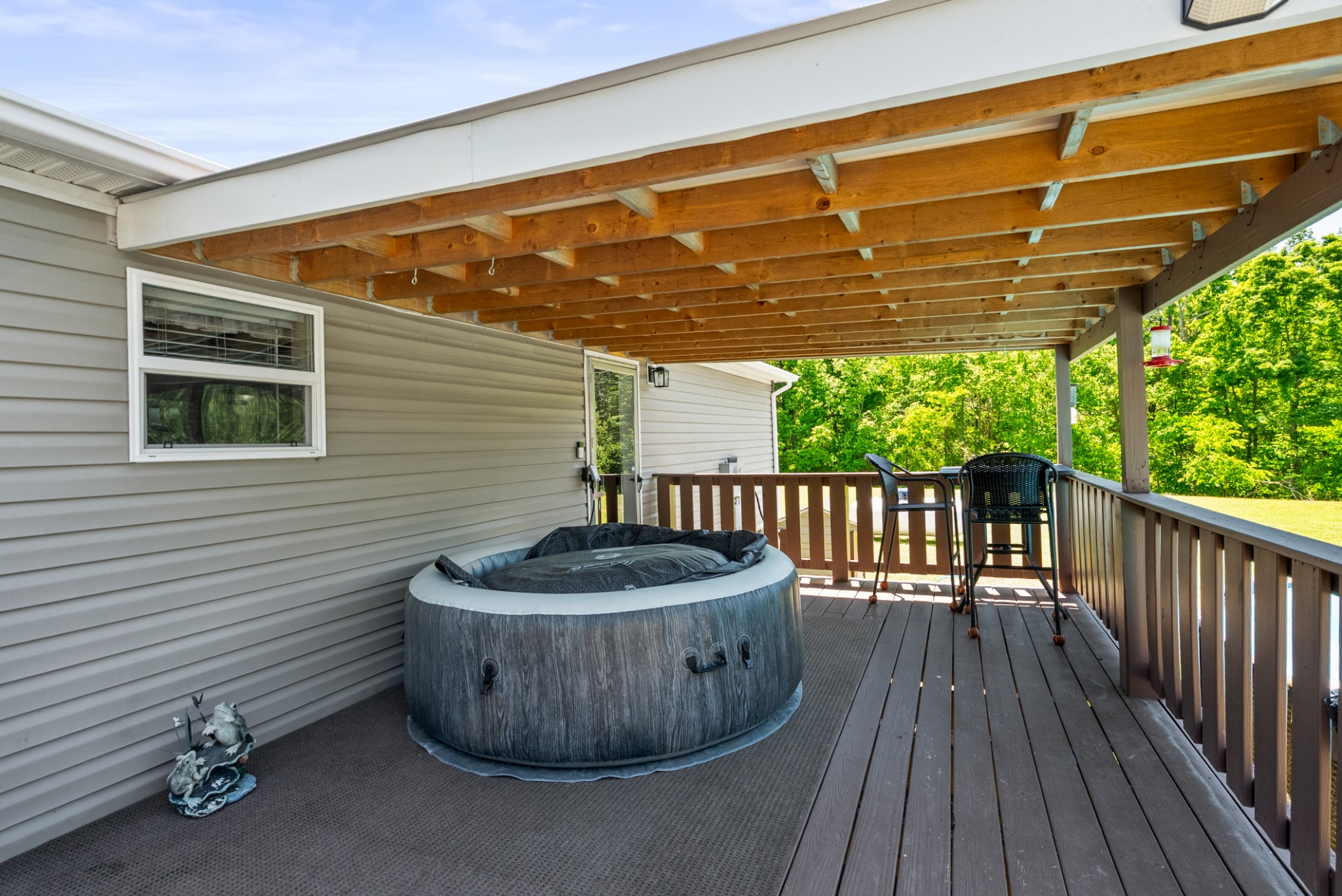 5555 King Robert Ln