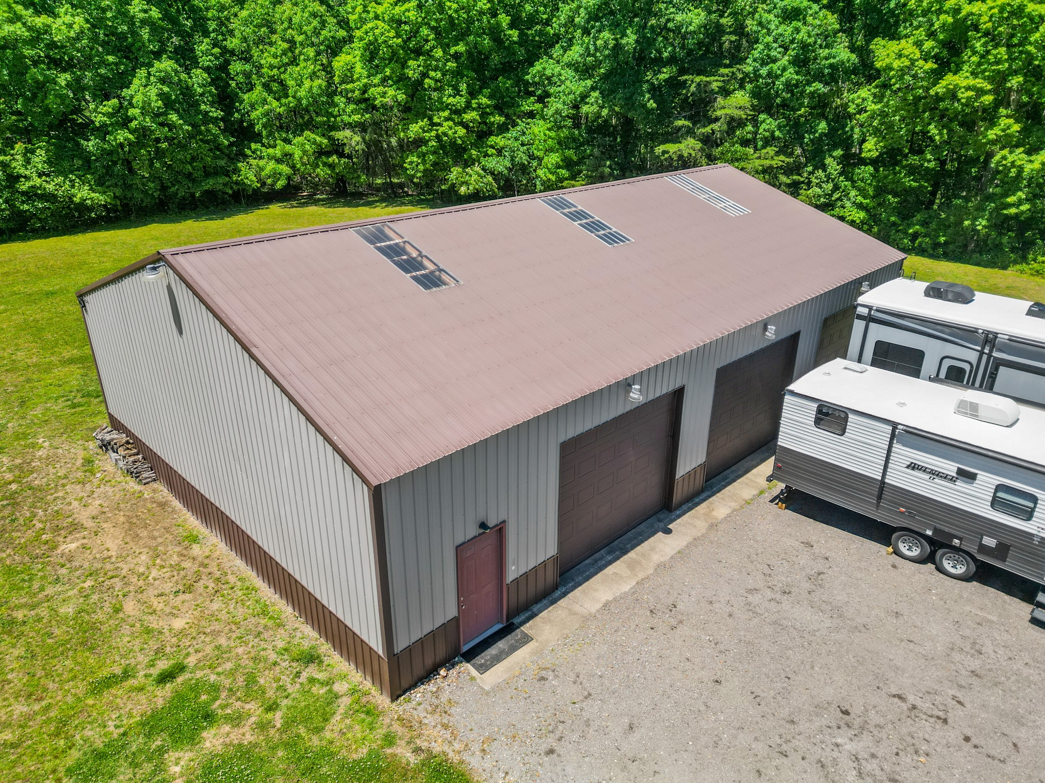 5555 King Robert Ln