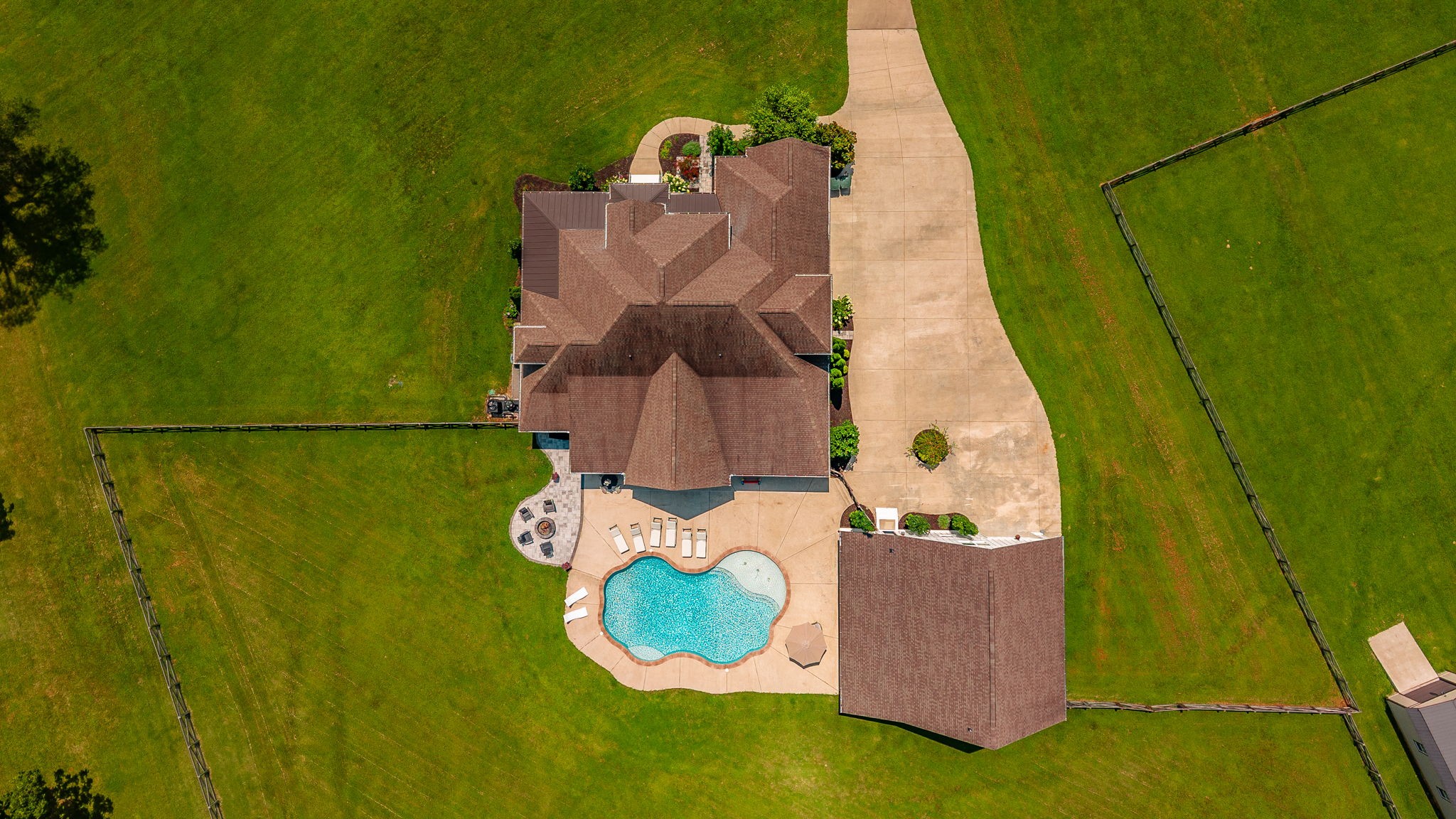 825B Douglas Bend Road