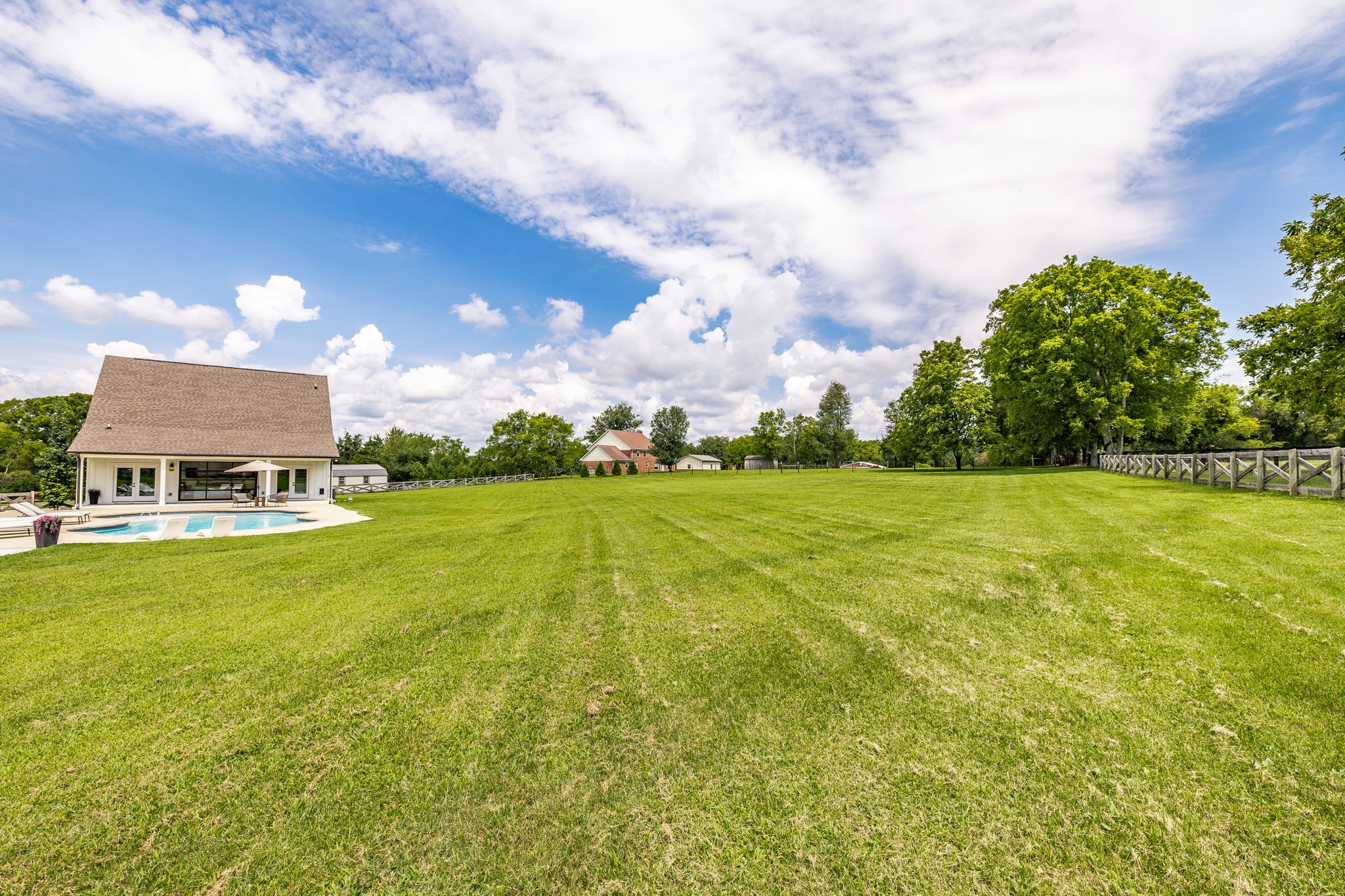 825B Douglas Bend Road