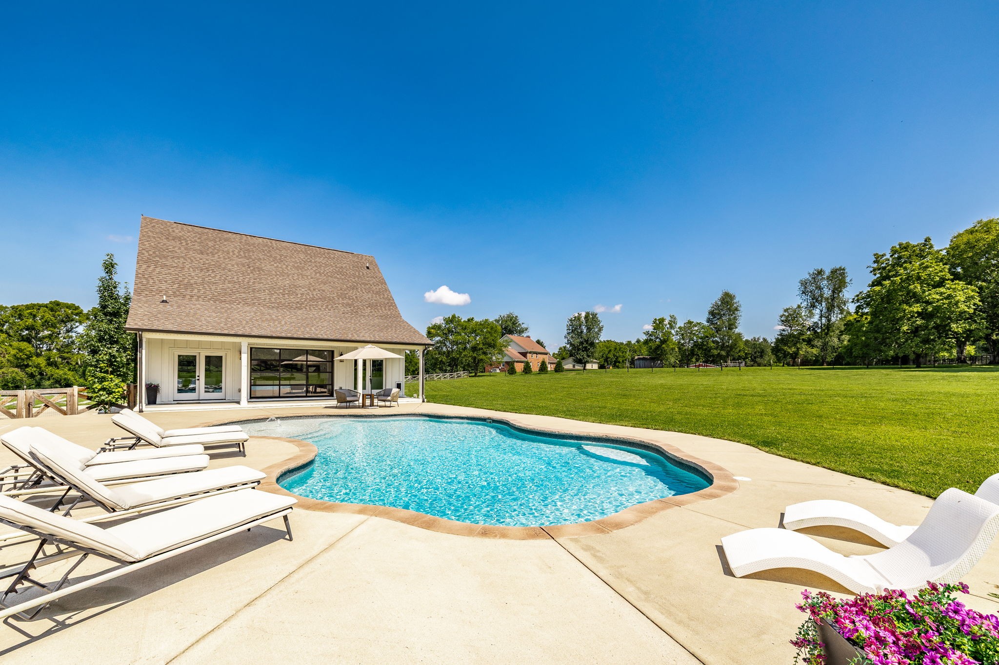 825B Douglas Bend Road