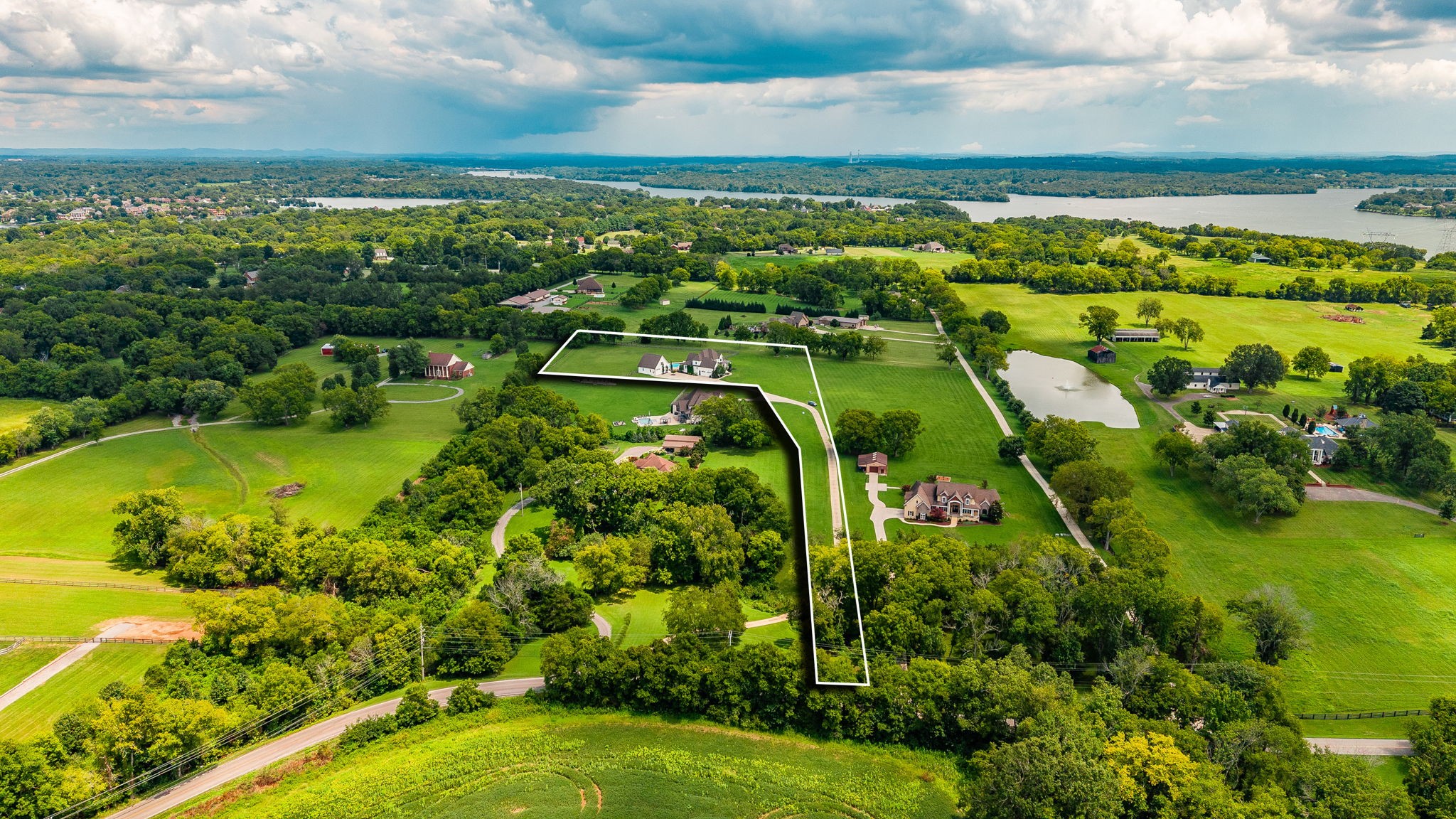 825B Douglas Bend Road