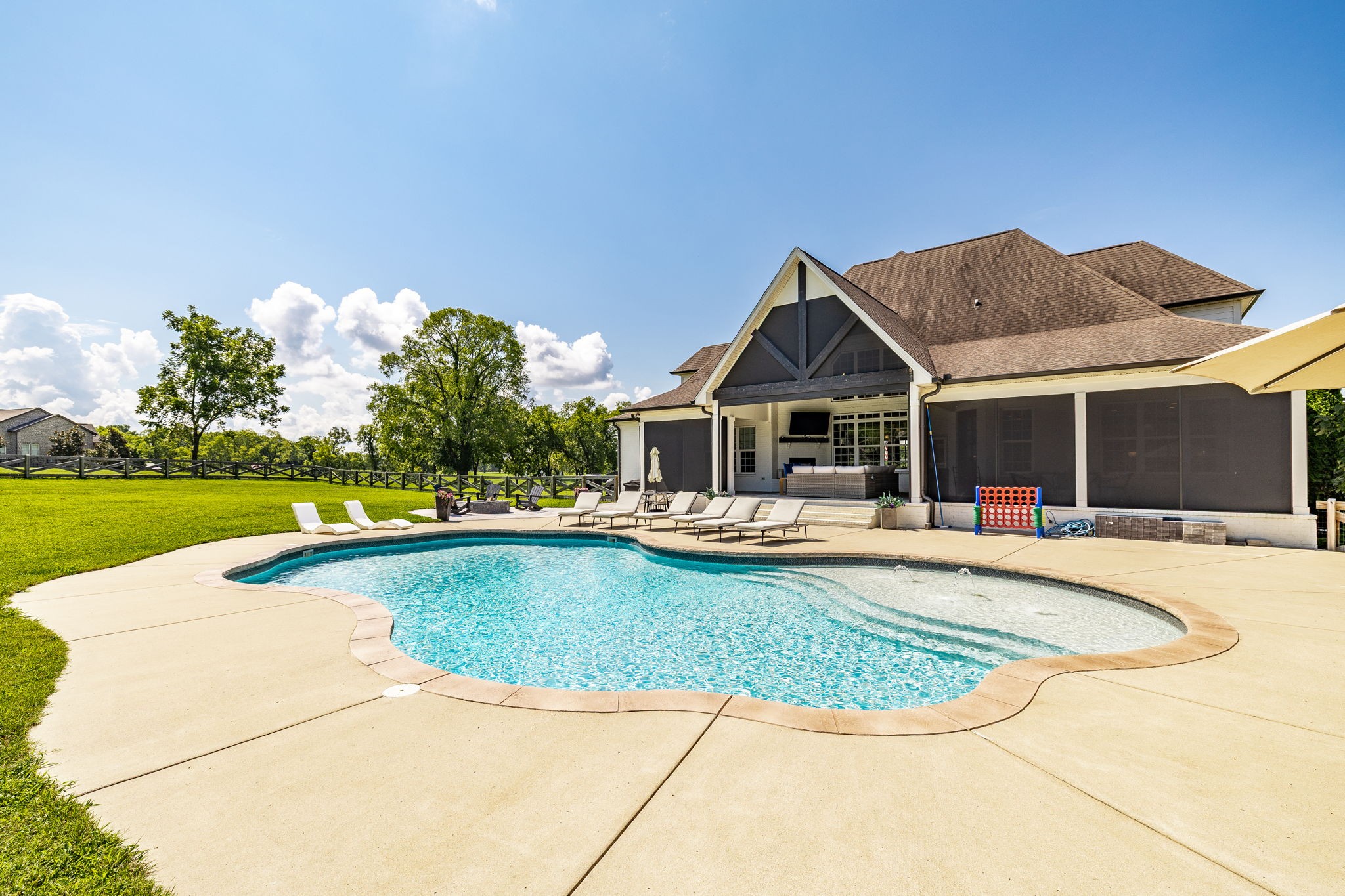 825B Douglas Bend Road