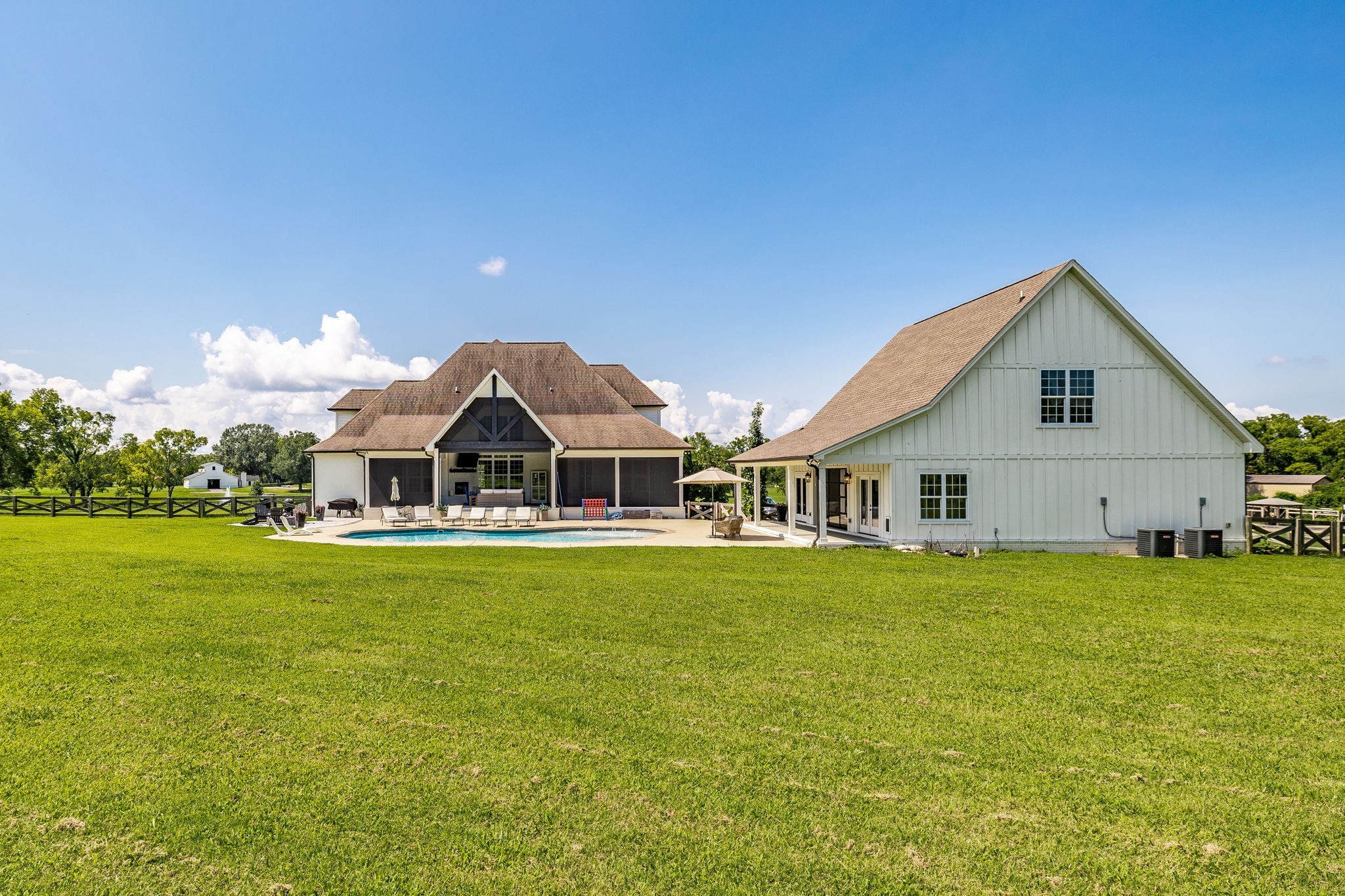 825B Douglas Bend Road