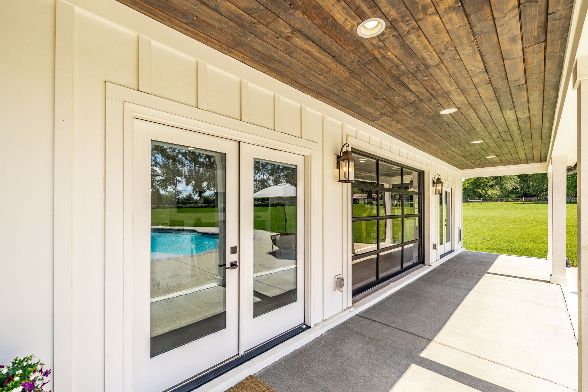 825B Douglas Bend Road
