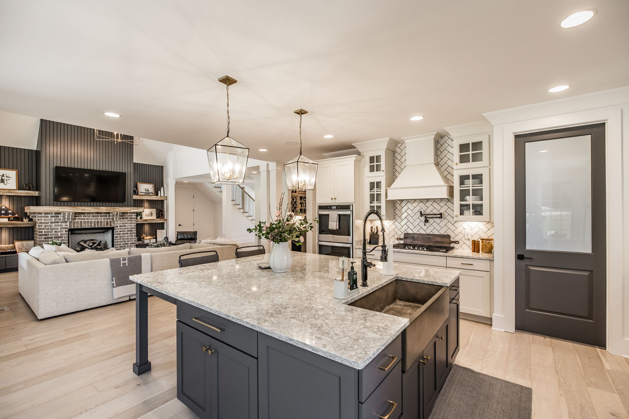 825B Douglas Bend Road