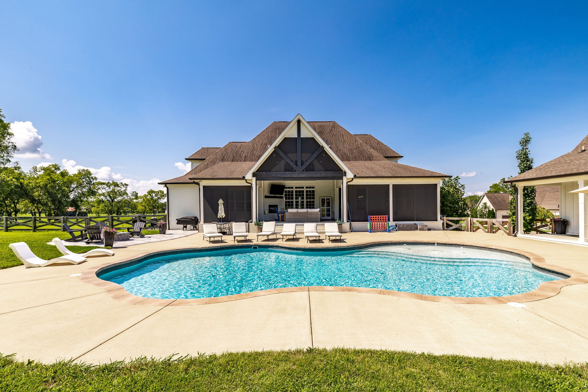 825B Douglas Bend Road